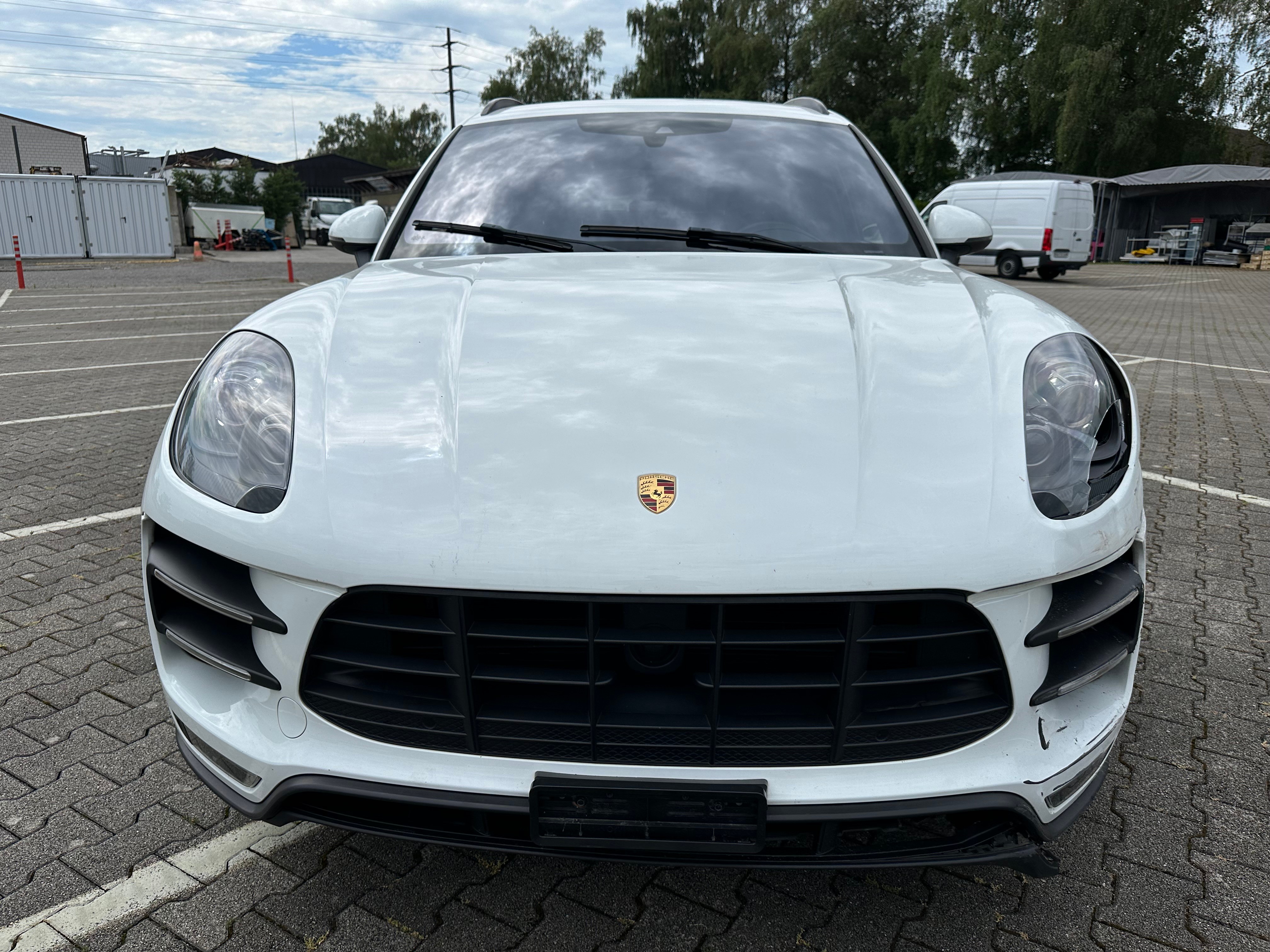 PORSCHE Macan Turbo PDK