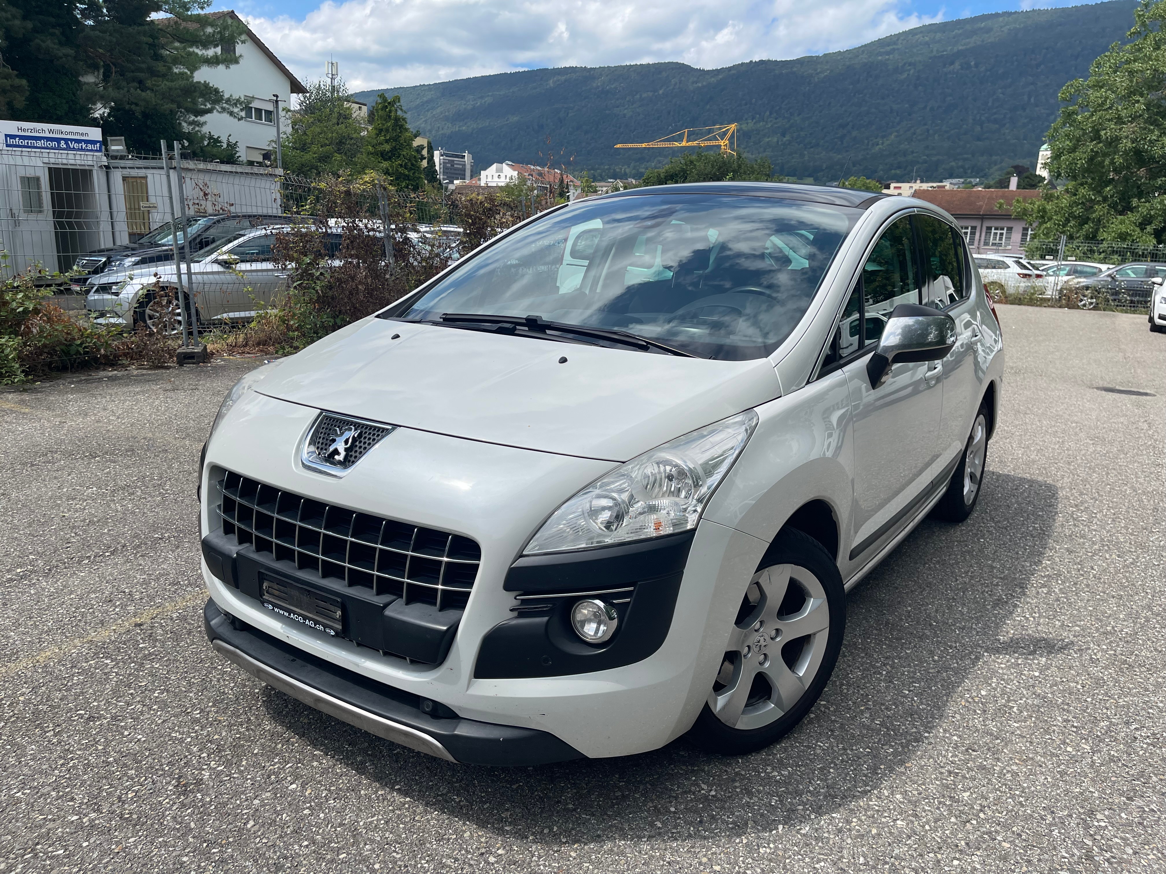 PEUGEOT 3008 1.6 16V T Sport Pack Tiptronic ** Gr. Navi * Klima-auto * Tempomat * PDC V+H * Panoramadach