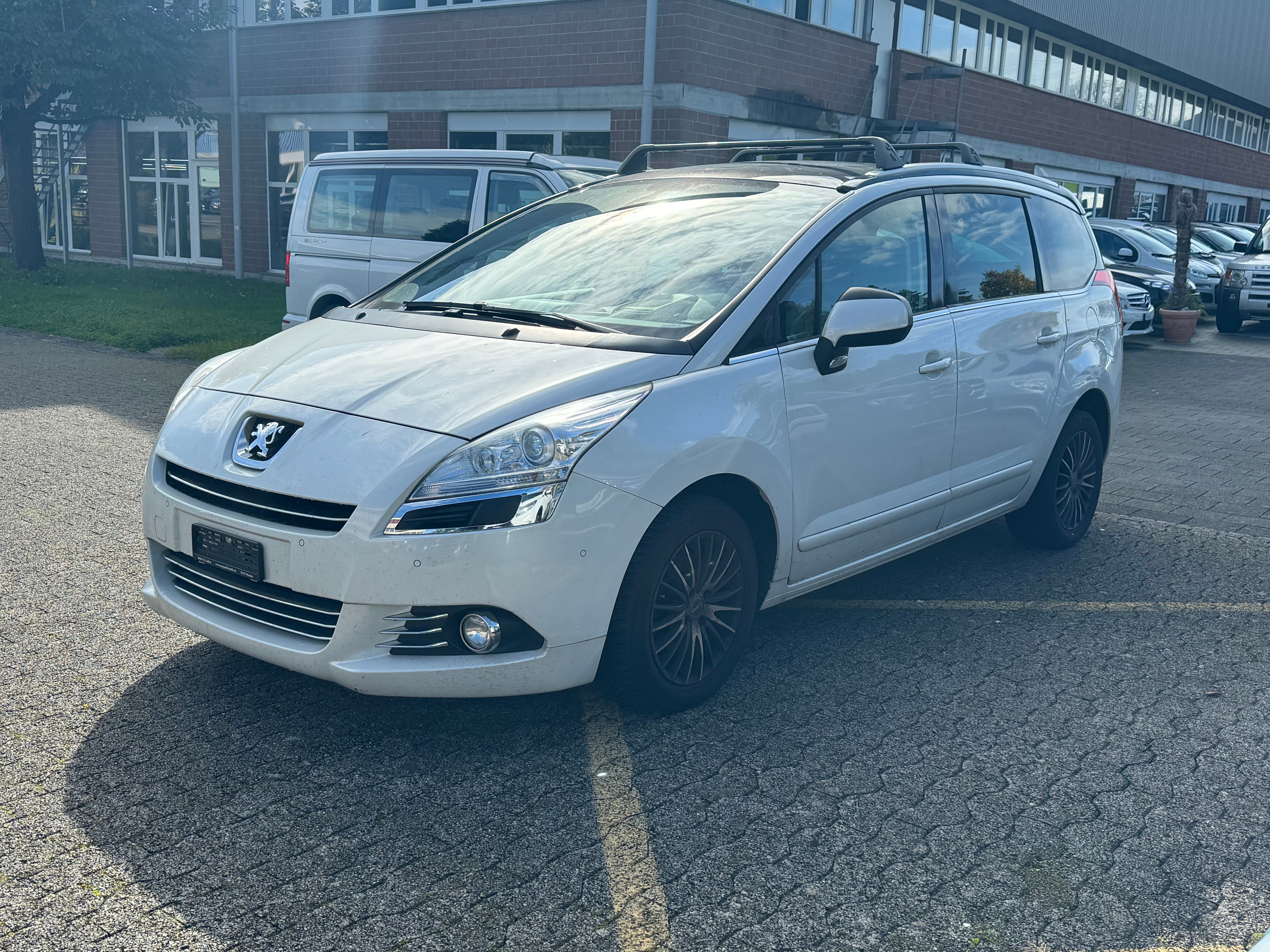 PEUGEOT 5008 1.6 16V T Sport Pack Automatic