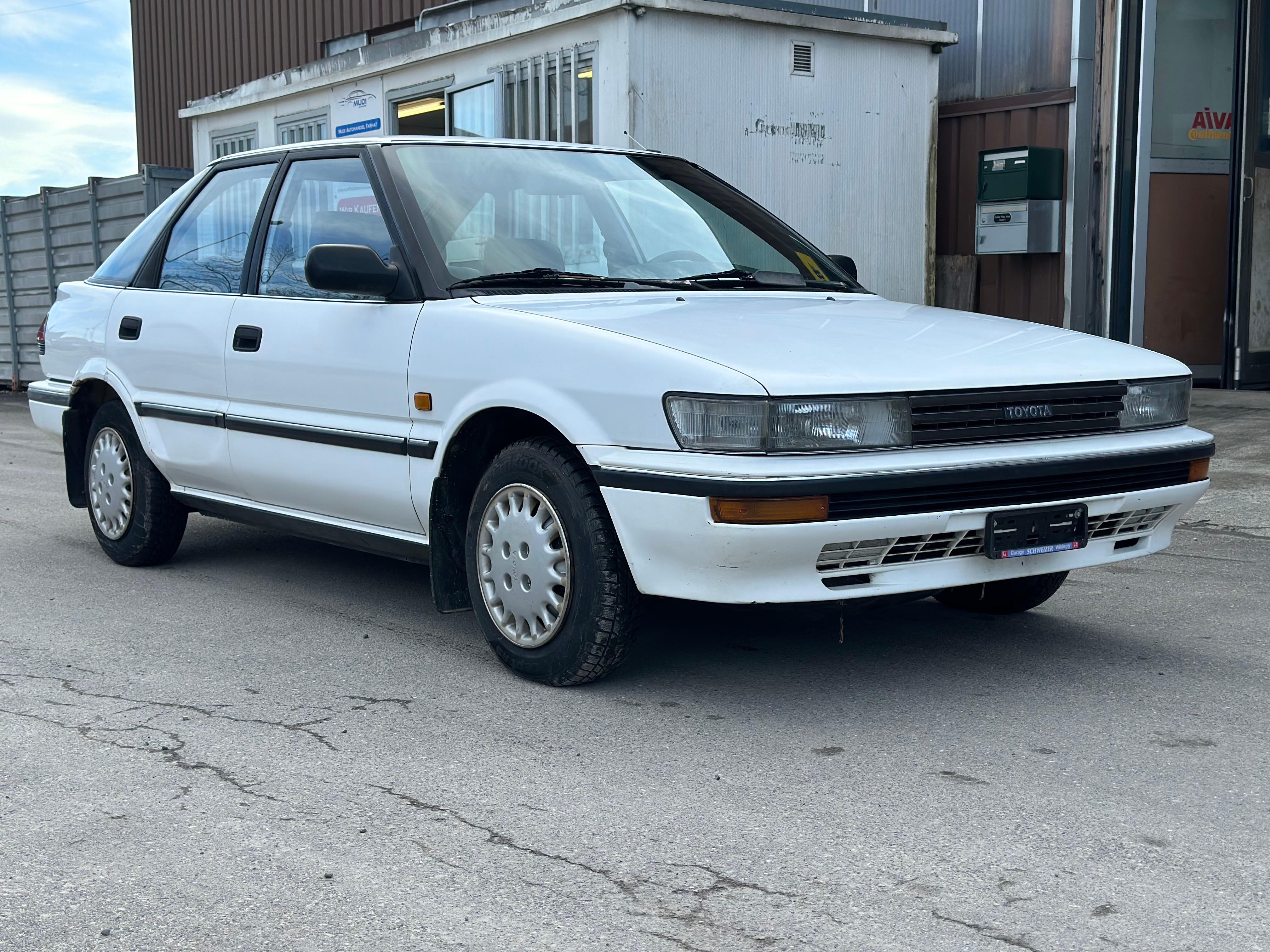 TOYOTA Corolla 1.6 GLi Liftback