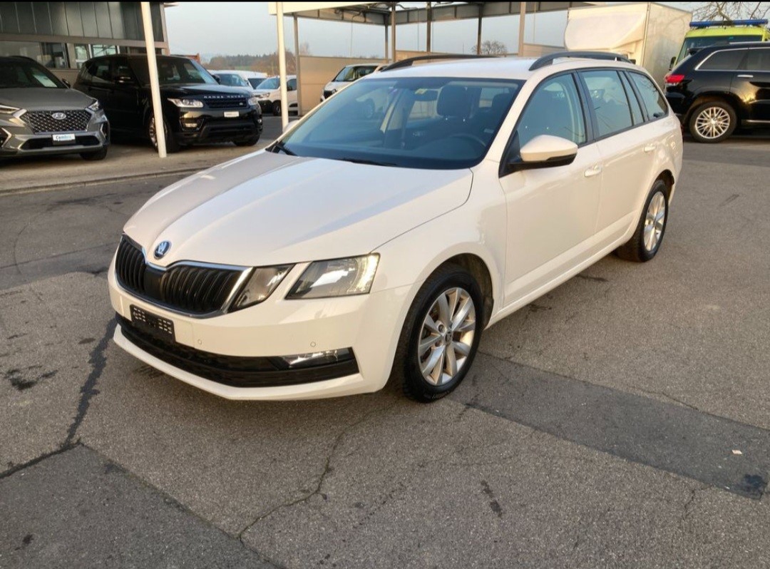 SKODA Octavia Combi 2.0 TDI Clever 4x4 DSG