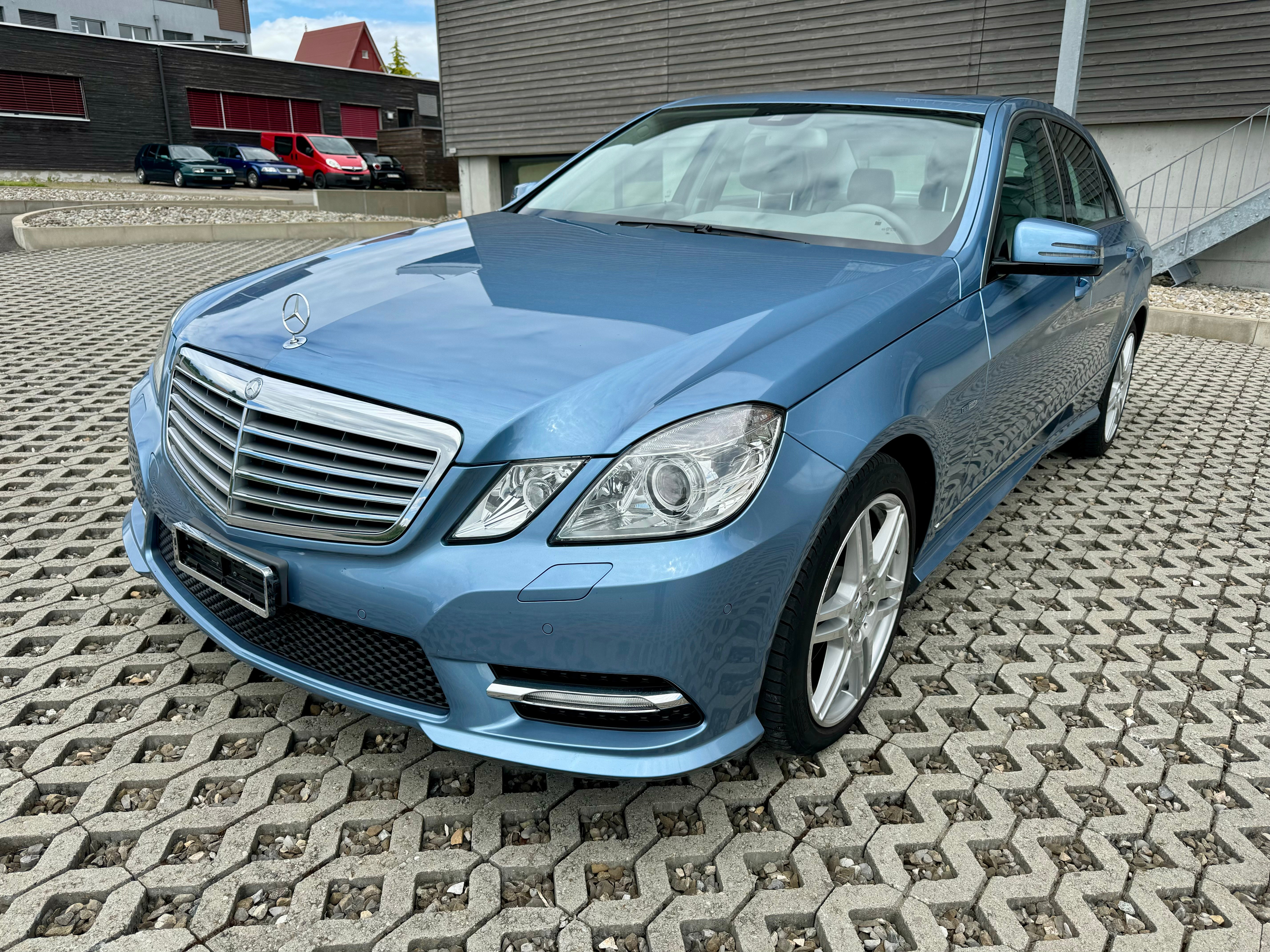 MERCEDES-BENZ E 350 CGI BlueEfficiency Elégance 4Matic 7G-Tronic