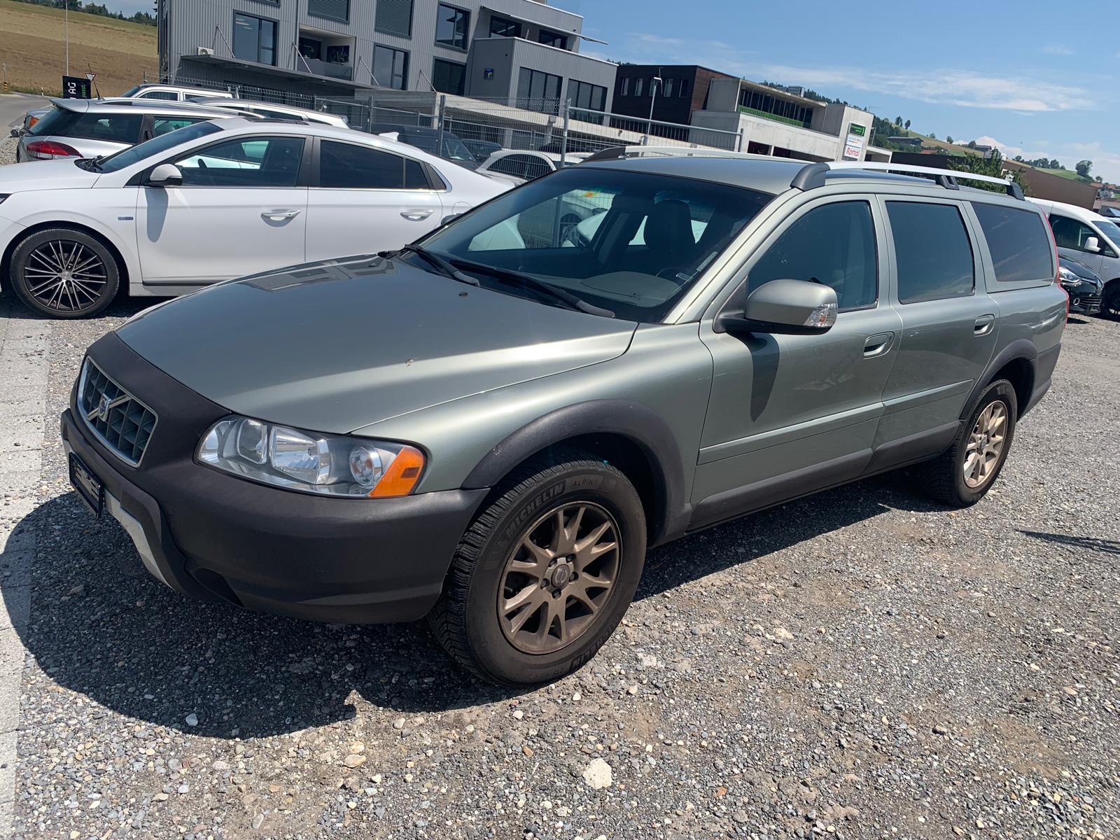 VOLVO XC70 2.5T AWD Momentum