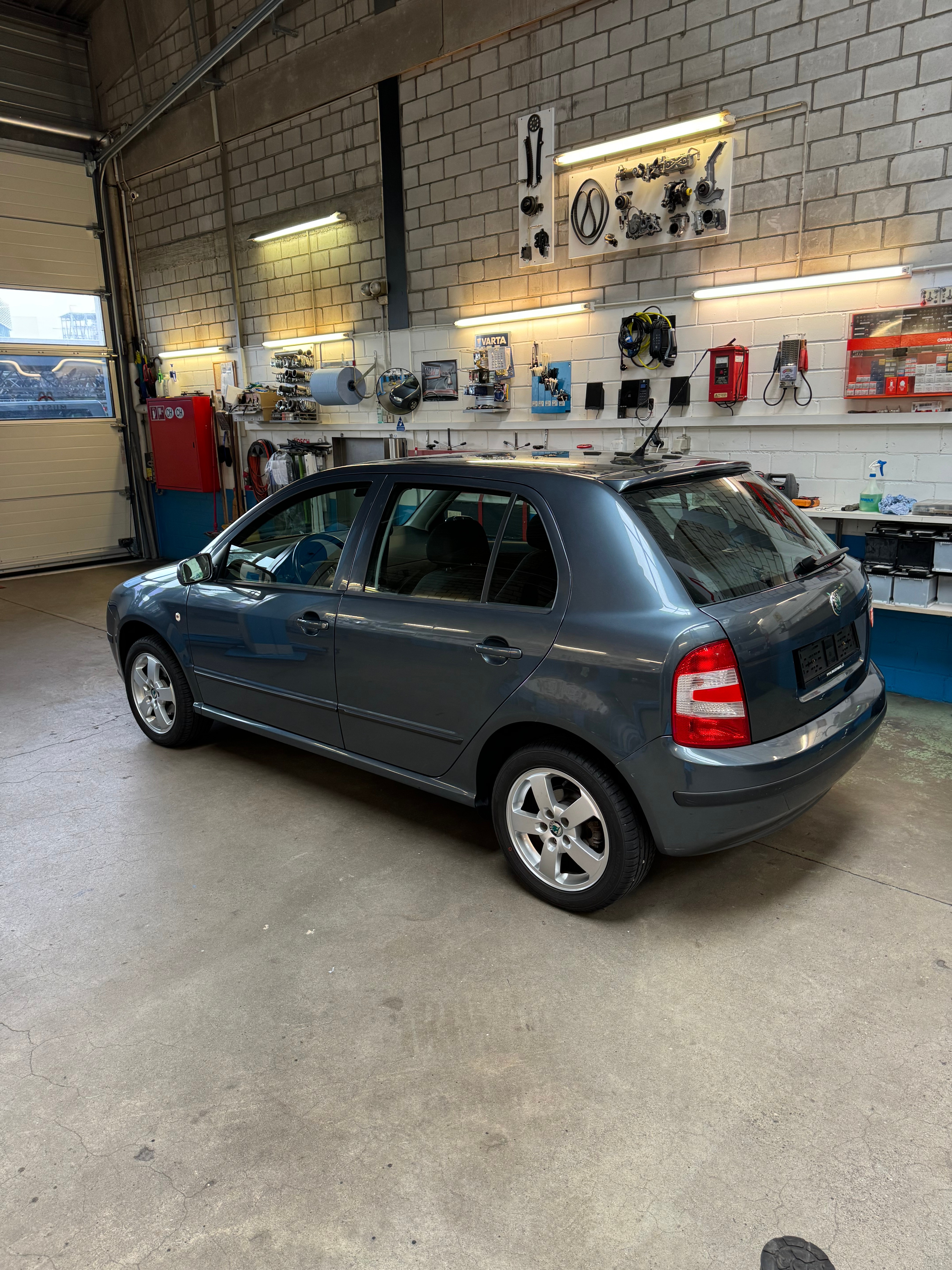 SKODA Fabia 1.4 16V Tour de Suisse 5 Gang 101 PS