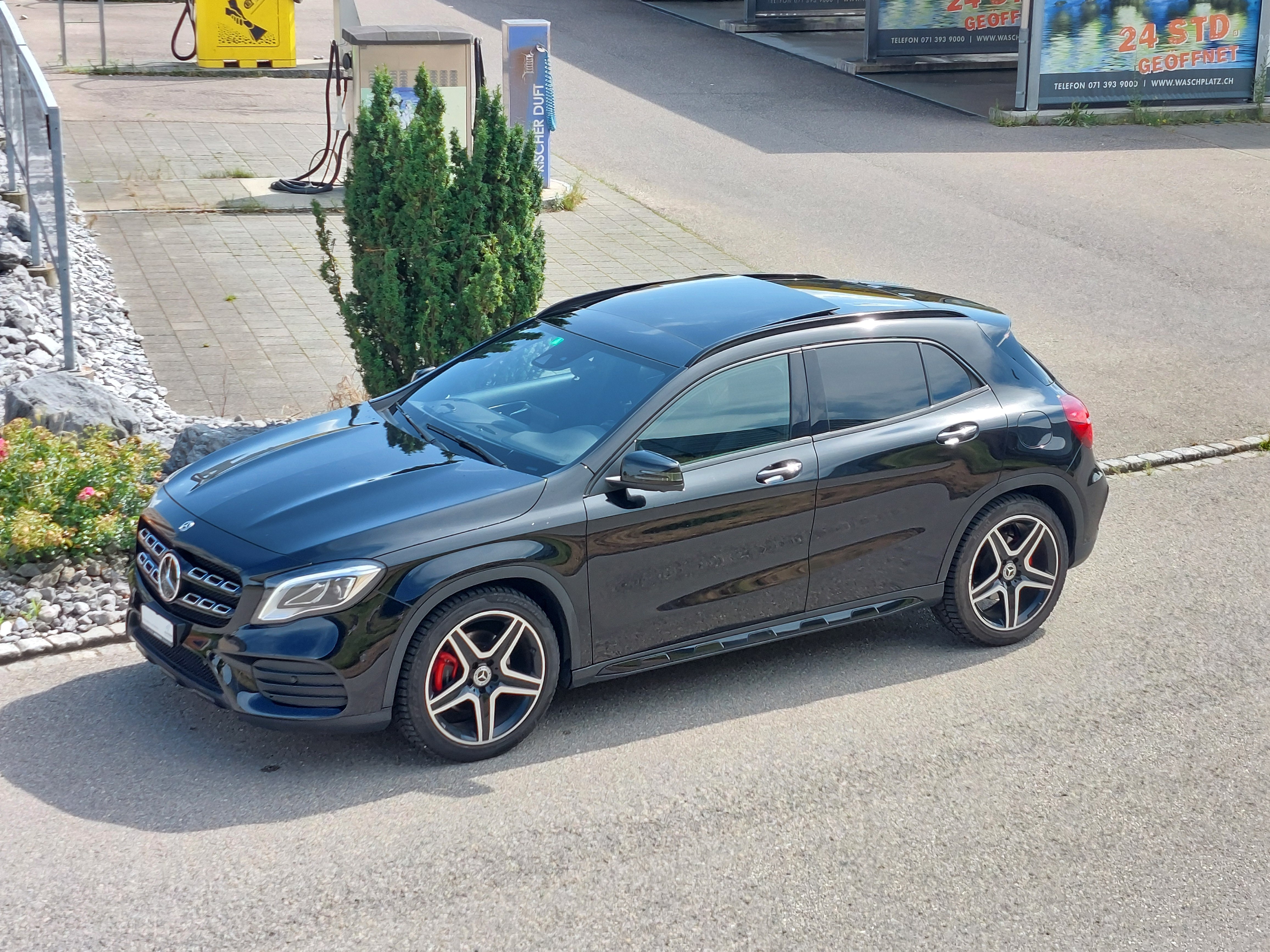 MERCEDES-BENZ GLA 250 AMG Line 7G-DCT