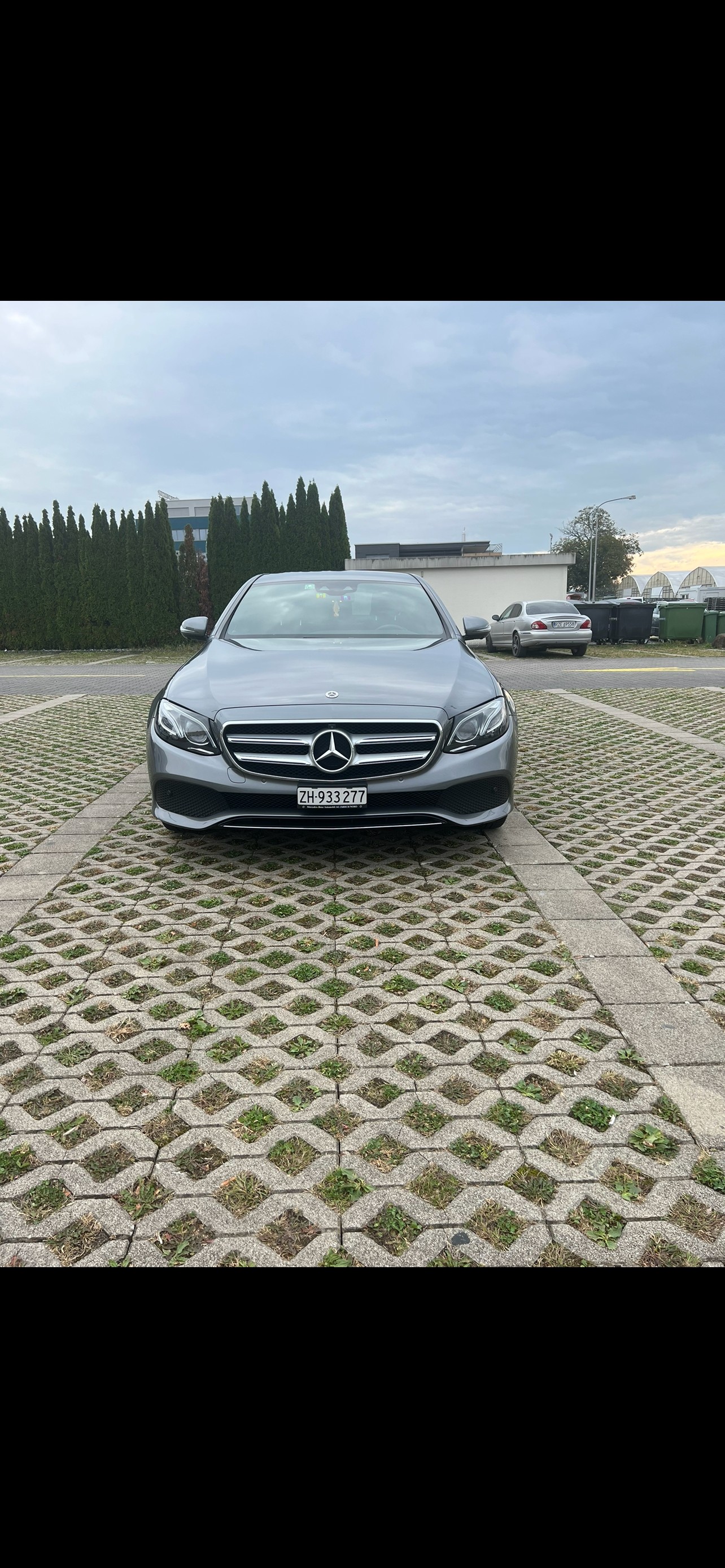 MERCEDES-BENZ E 200 Avantgarde 4Matic 9G-Tronic