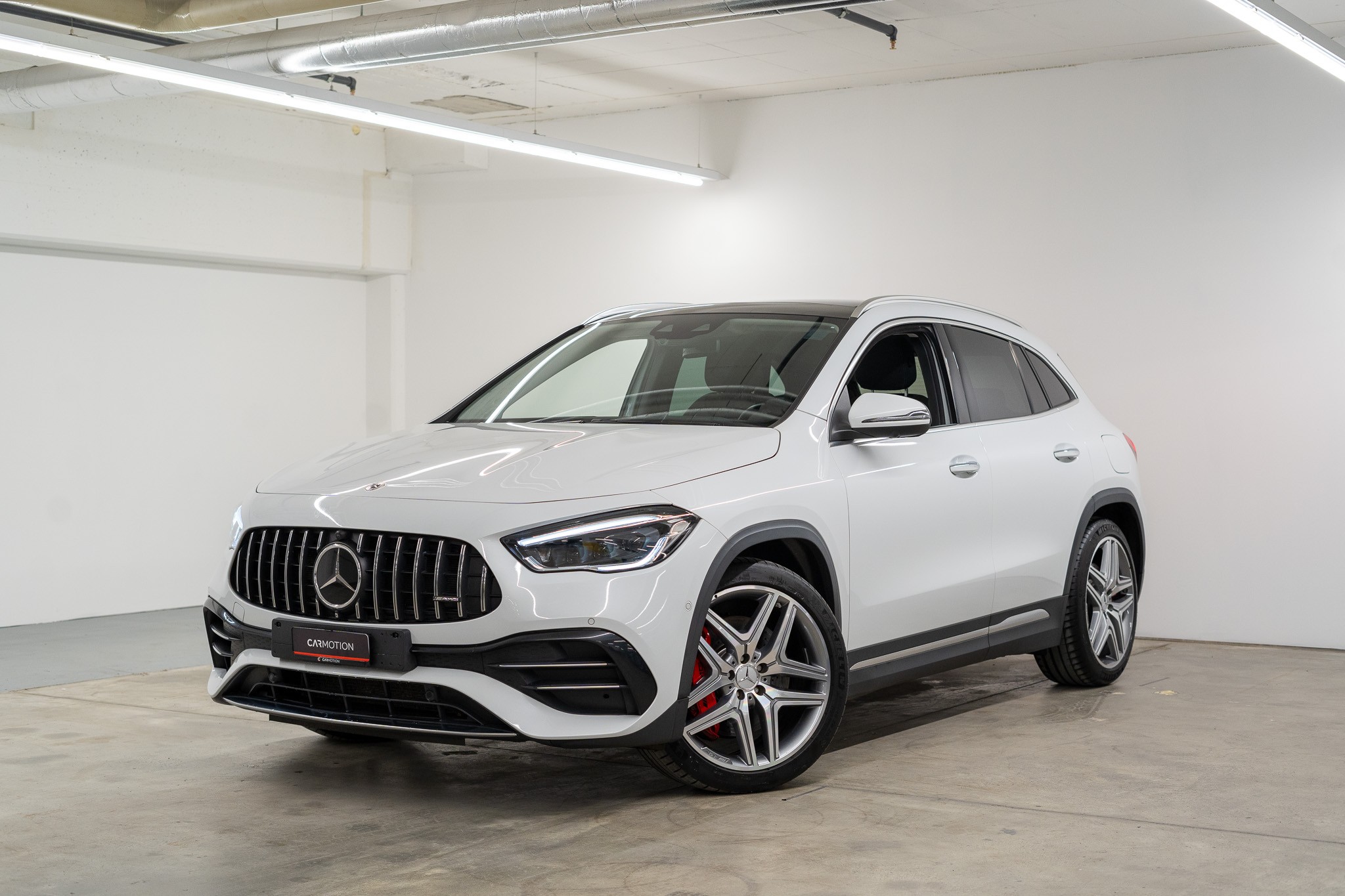 MERCEDES-BENZ GLA 45 S AMG 4matic+