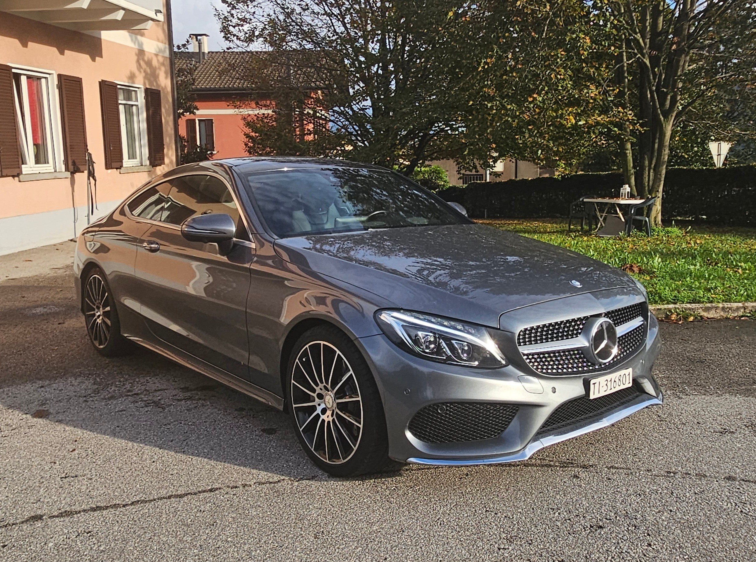 MERCEDES-BENZ C 300 AMG Line Coupé 7G-tronic