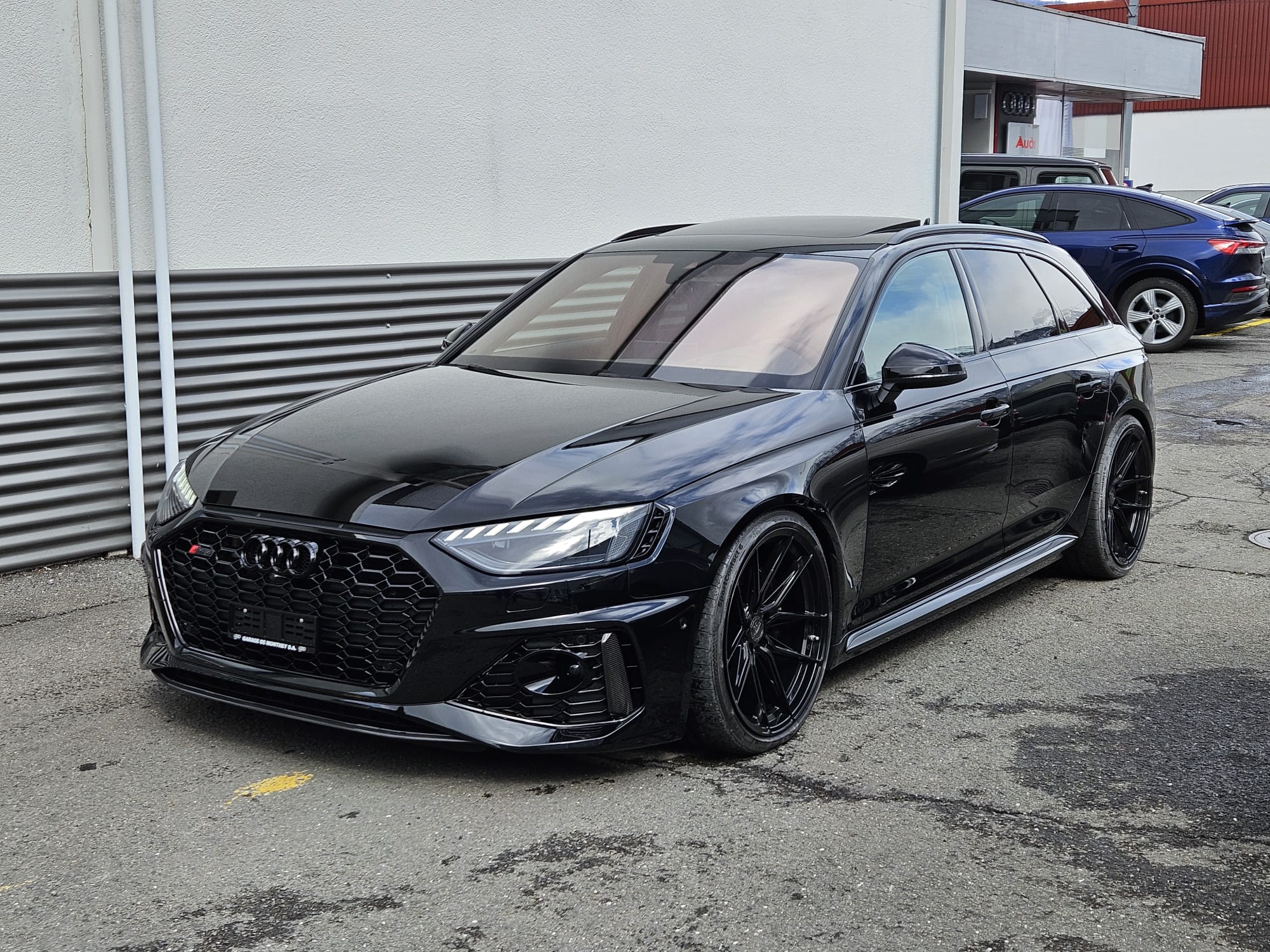 AUDI RS4 Avant quattro tiptronic