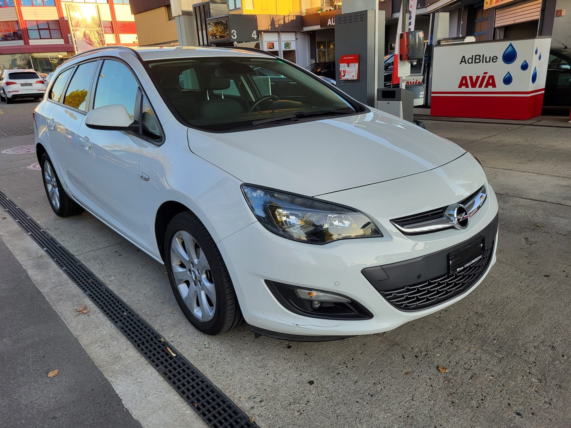 OPEL Astra SportsTourer 1.4i 16V Turbo Drive Automatik