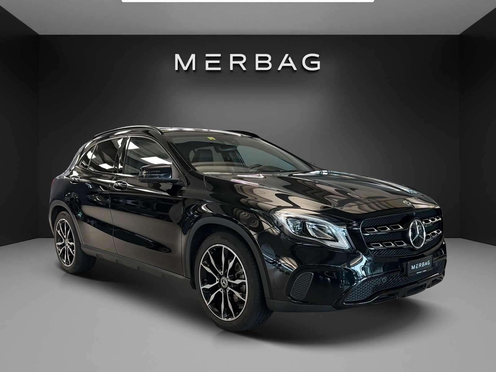 MERCEDES-BENZ GLA 200 Night Star