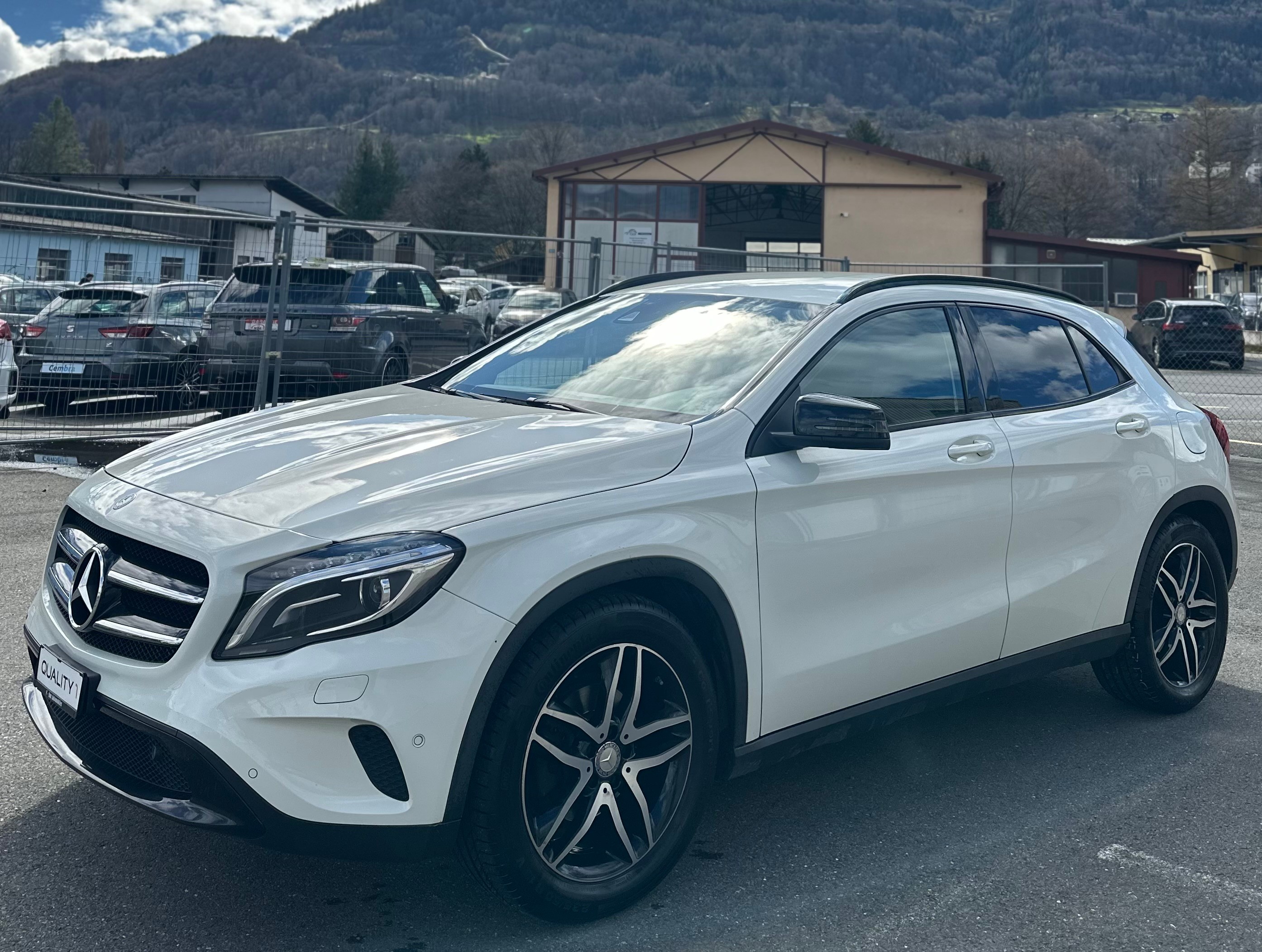 MERCEDES-BENZ GLA 200 CDI Swiss Star Edition Style 4Matic 7G-DCT