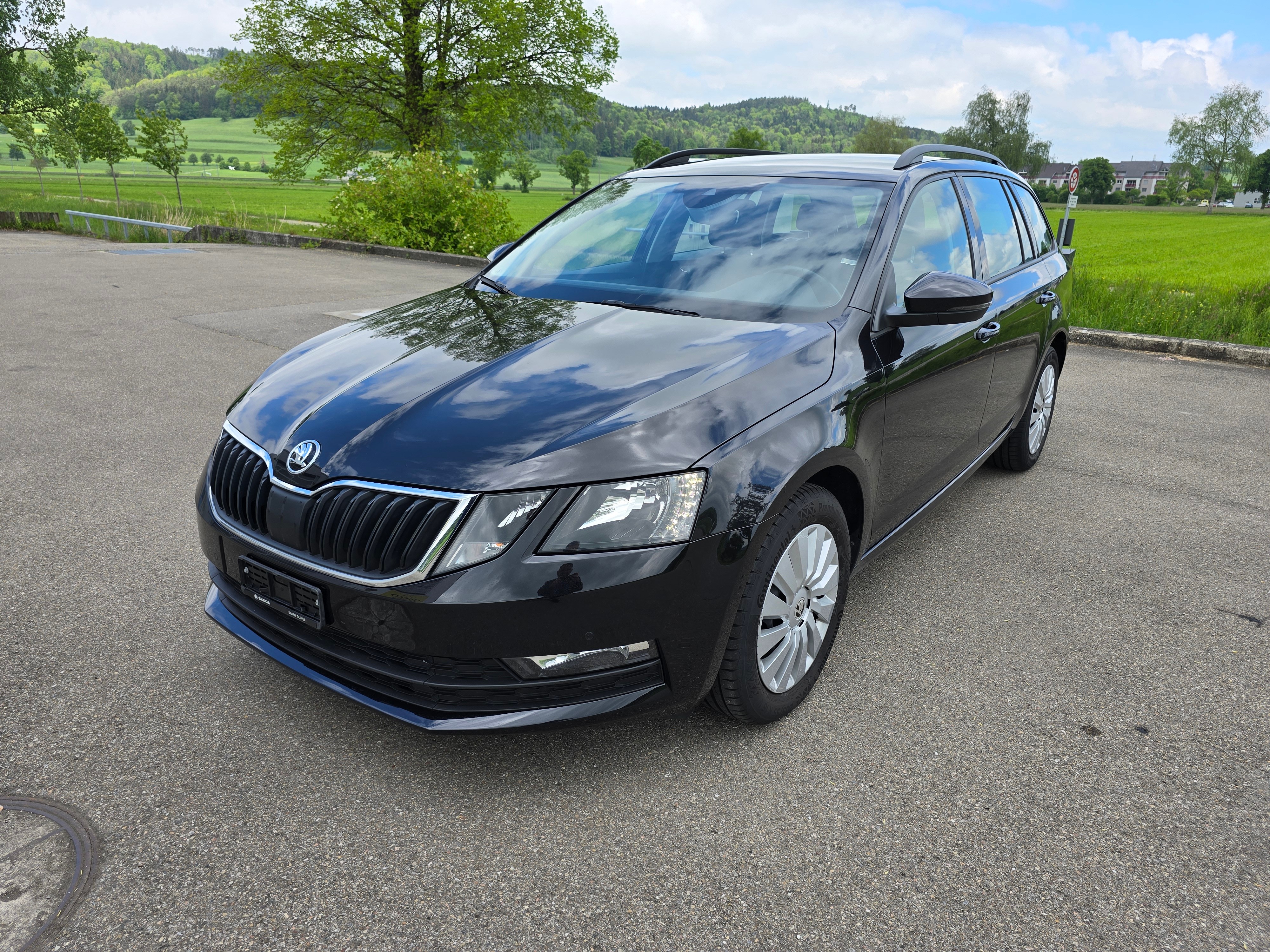 SKODA Octavia Combi 1.5 TSI Ambition DSG*Frisch ab MFK*Frisch ab Service*Automatische Distanzregelung ACC*Garantie a.w