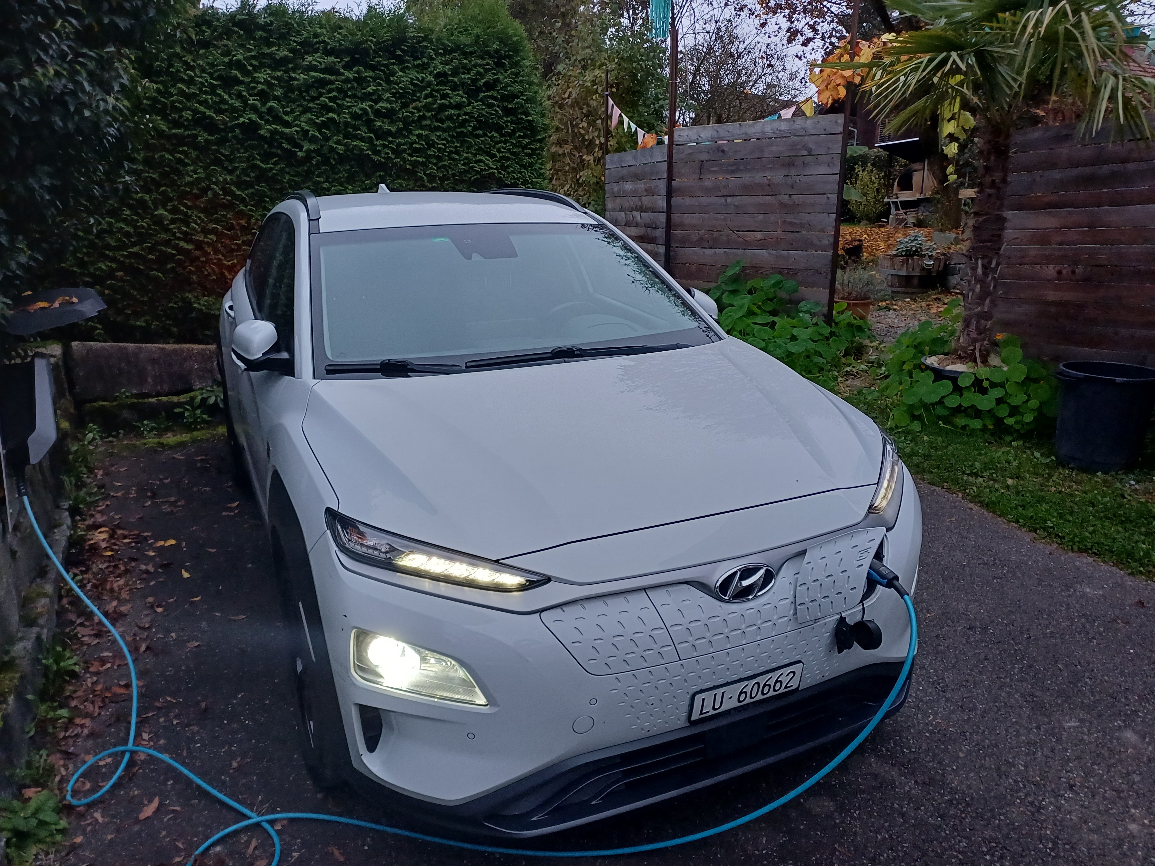 HYUNDAI Kona EV Bluelink Edition