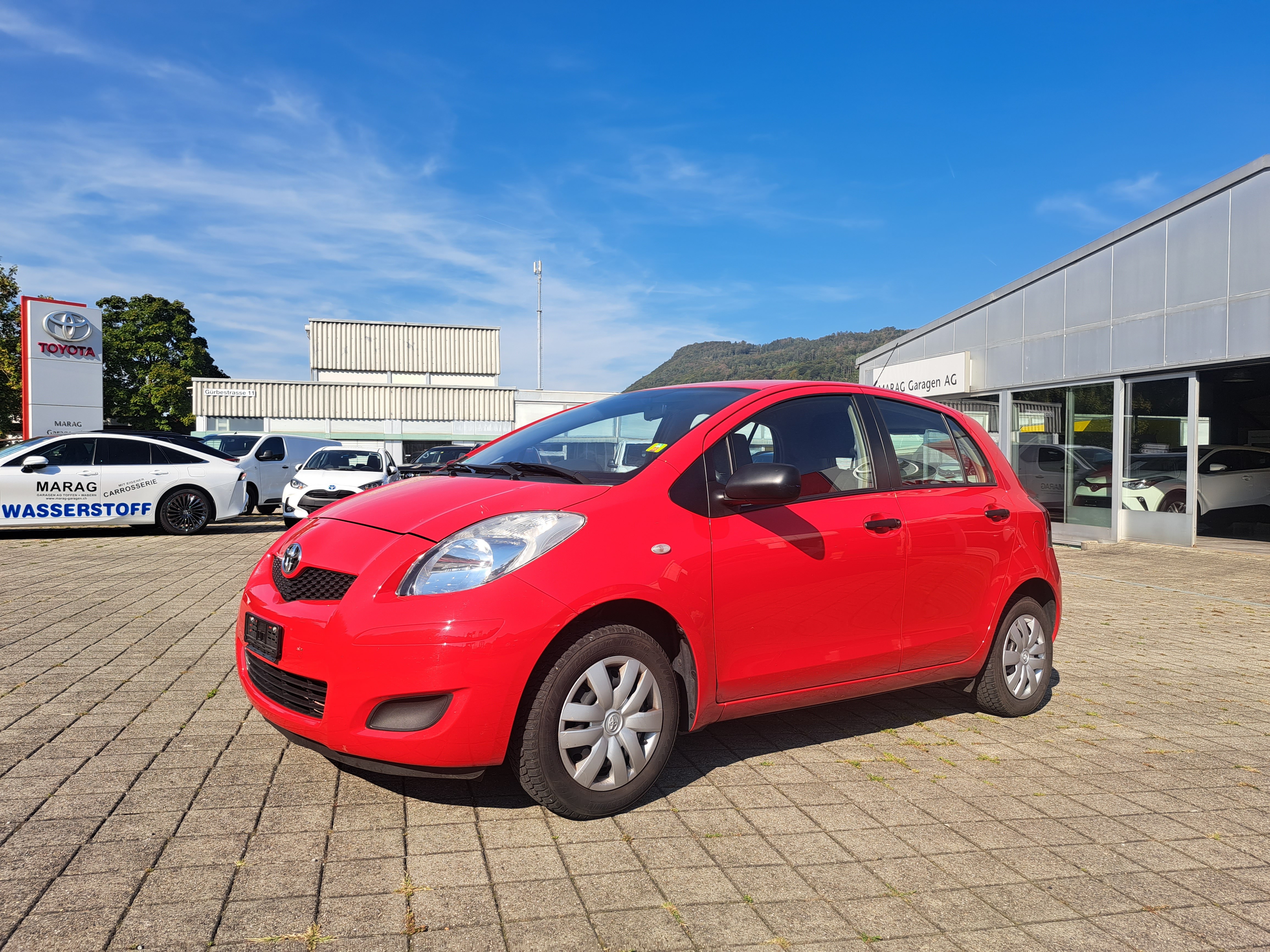 TOYOTA Yaris 1.0 Linea Terra