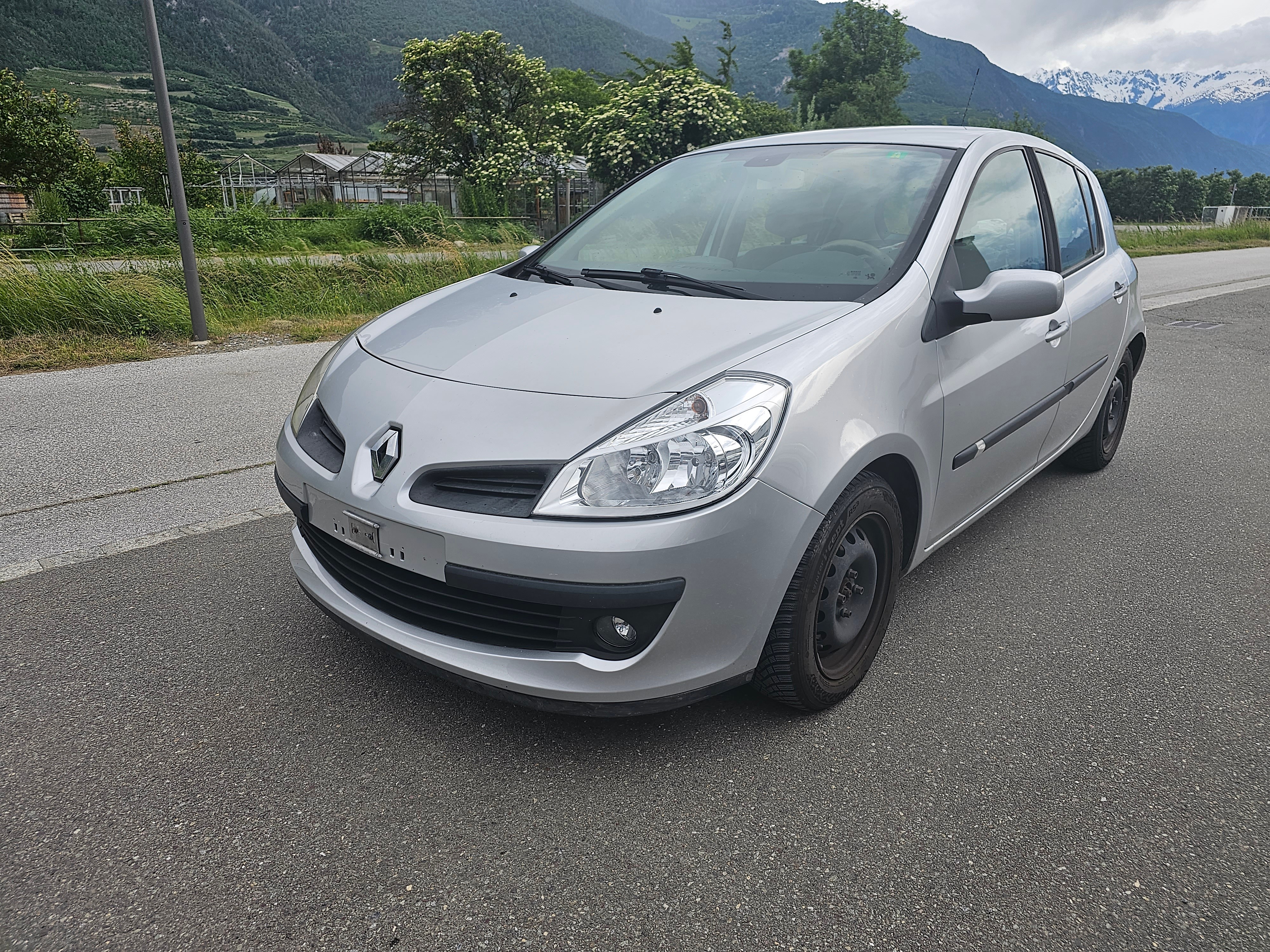 RENAULT Clio 1.6 16V Privilège