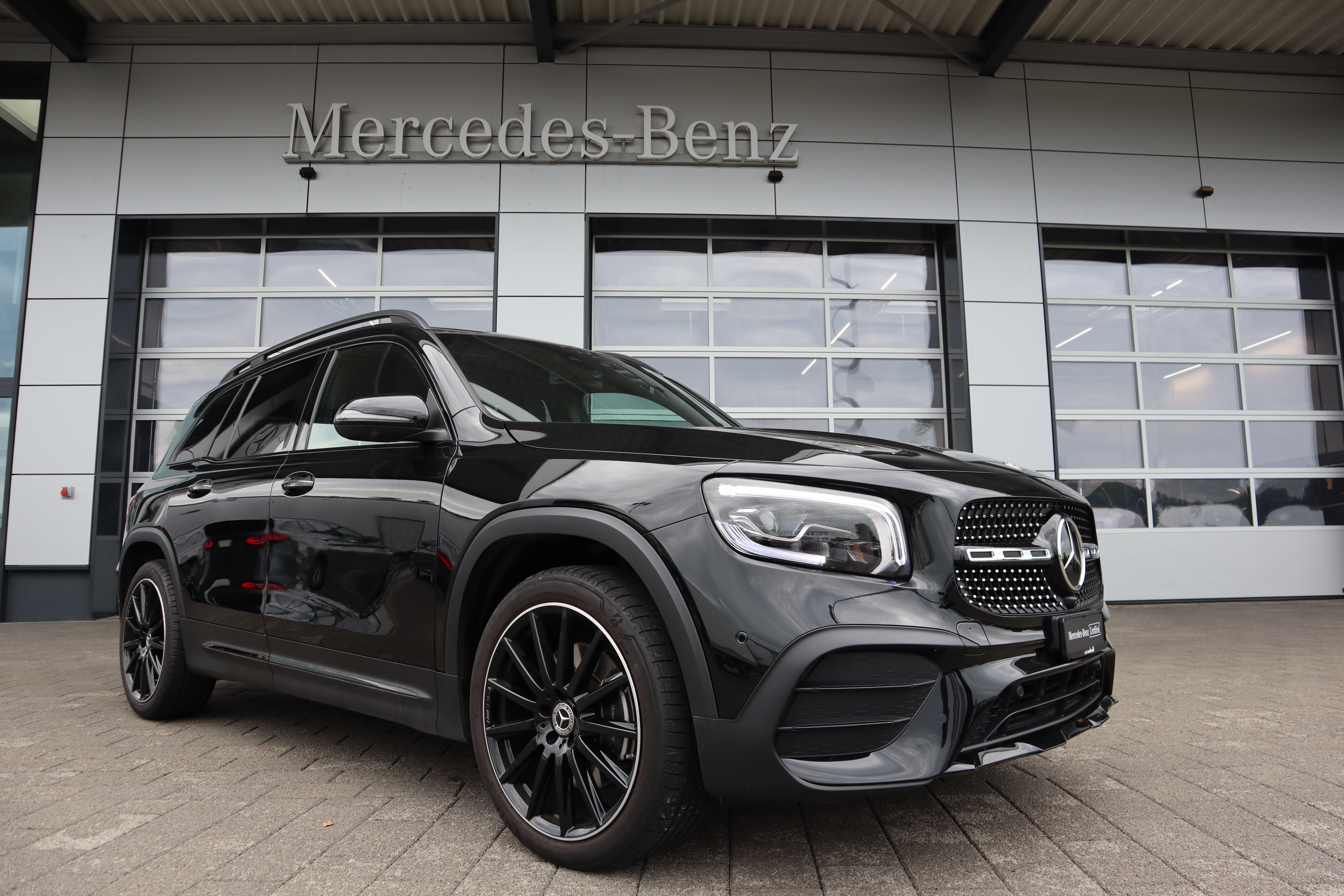 MERCEDES-BENZ GLB 250 4Matic AMG Line 8G-Tronic