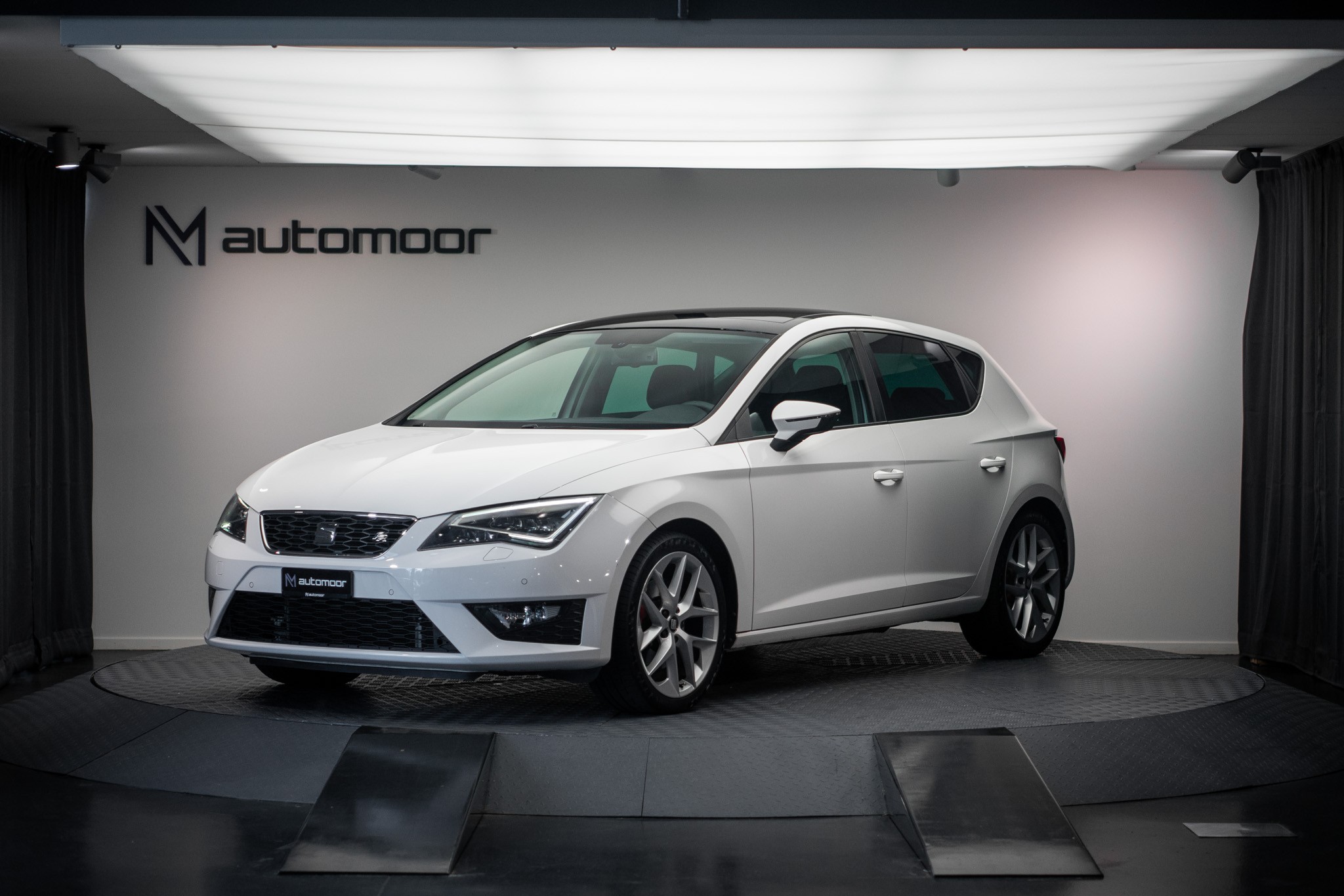 SEAT Leon 1.8 TSI FR DSG *Panorama* *Leder* *ab MFK*