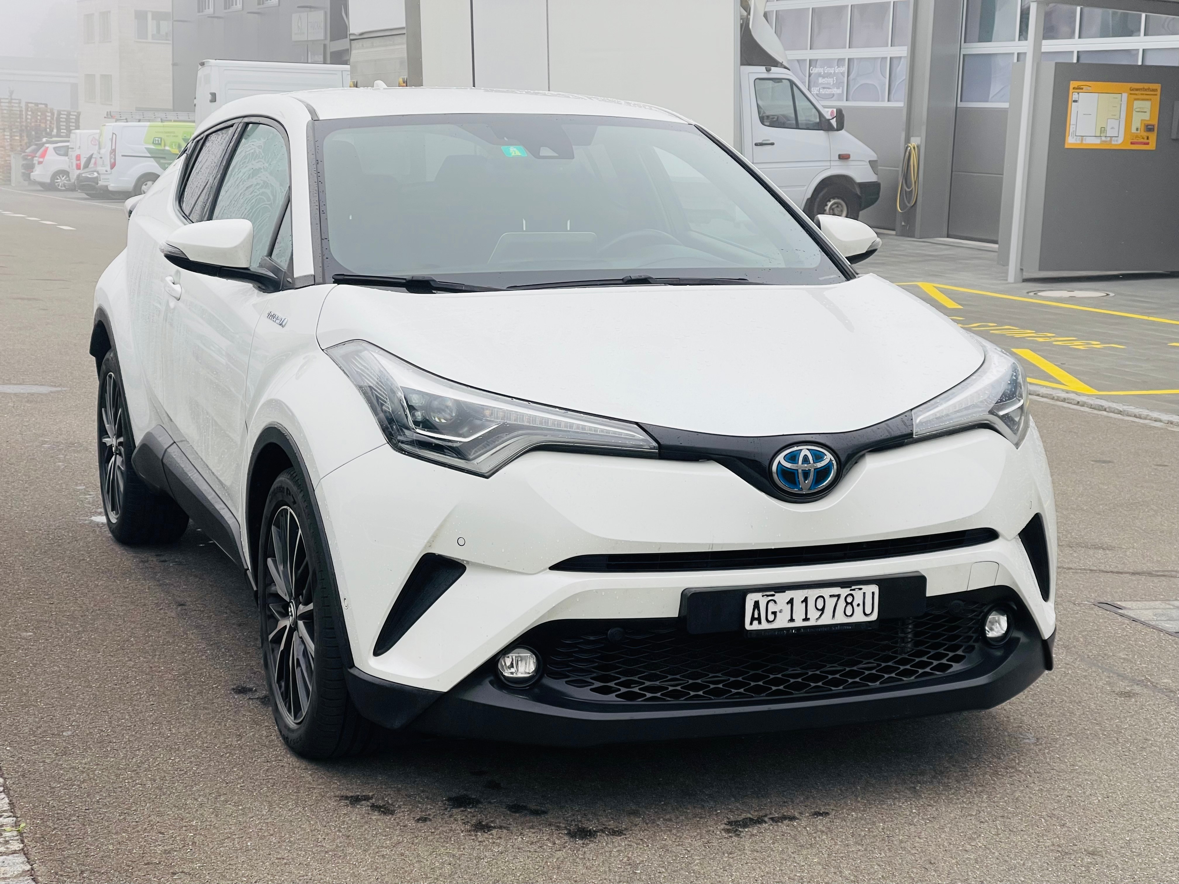 TOYOTA C-HR 1.8 HSD Trend CVT