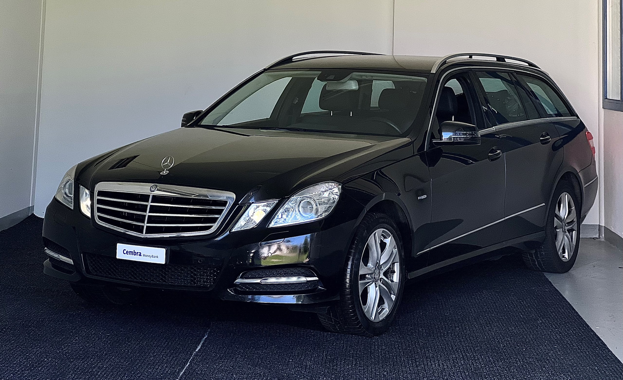 MERCEDES-BENZ E 200 CGI BlueEfficiency Automatic