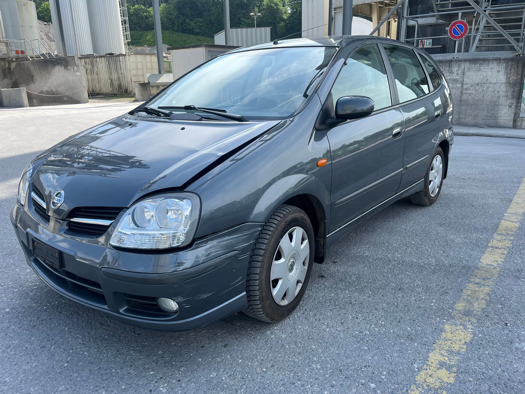 NISSAN Almera Tino 1.8 16V business