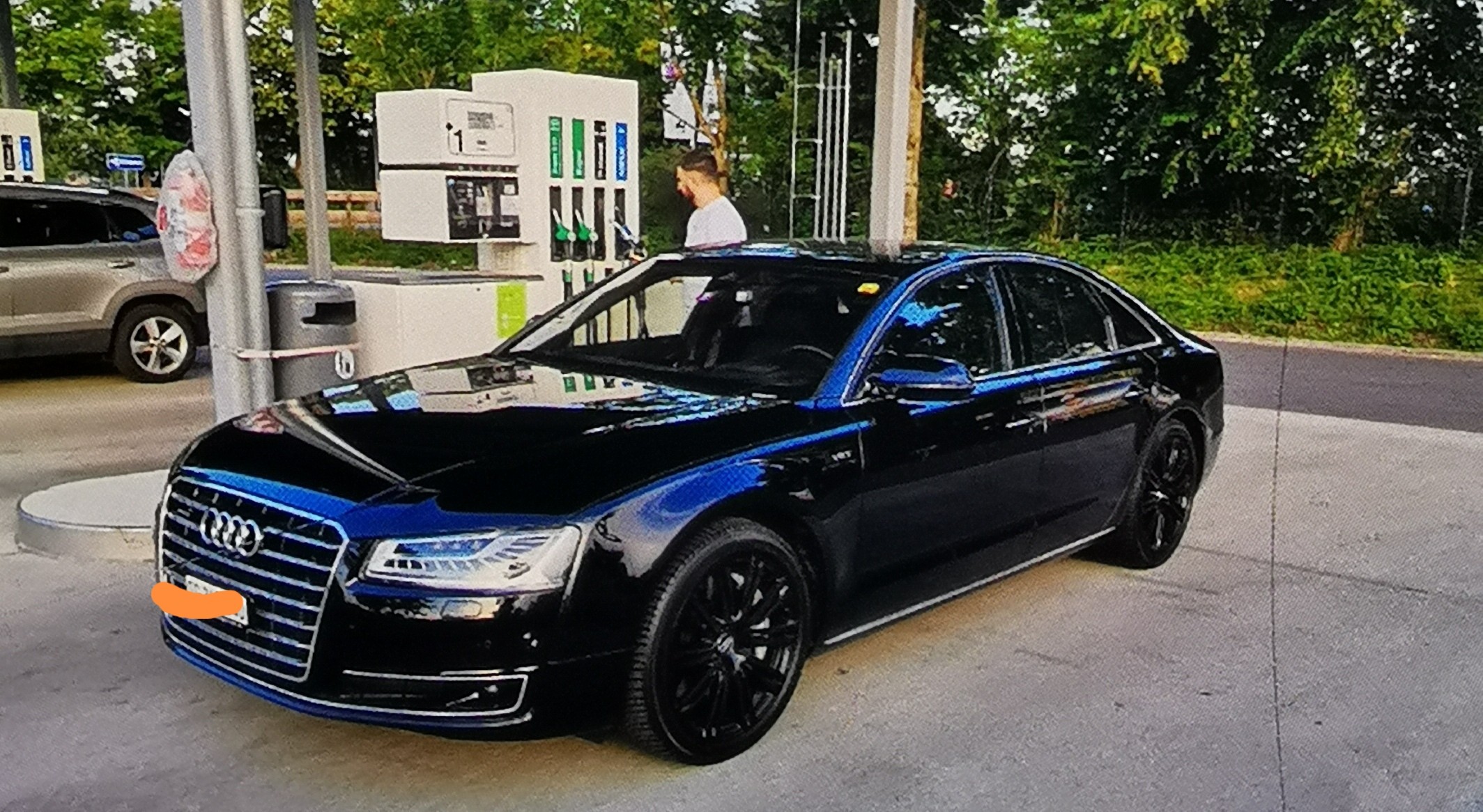 AUDI A8