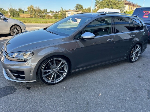 VW Golf Variant 2.0 TSI R 4 Motion DSG