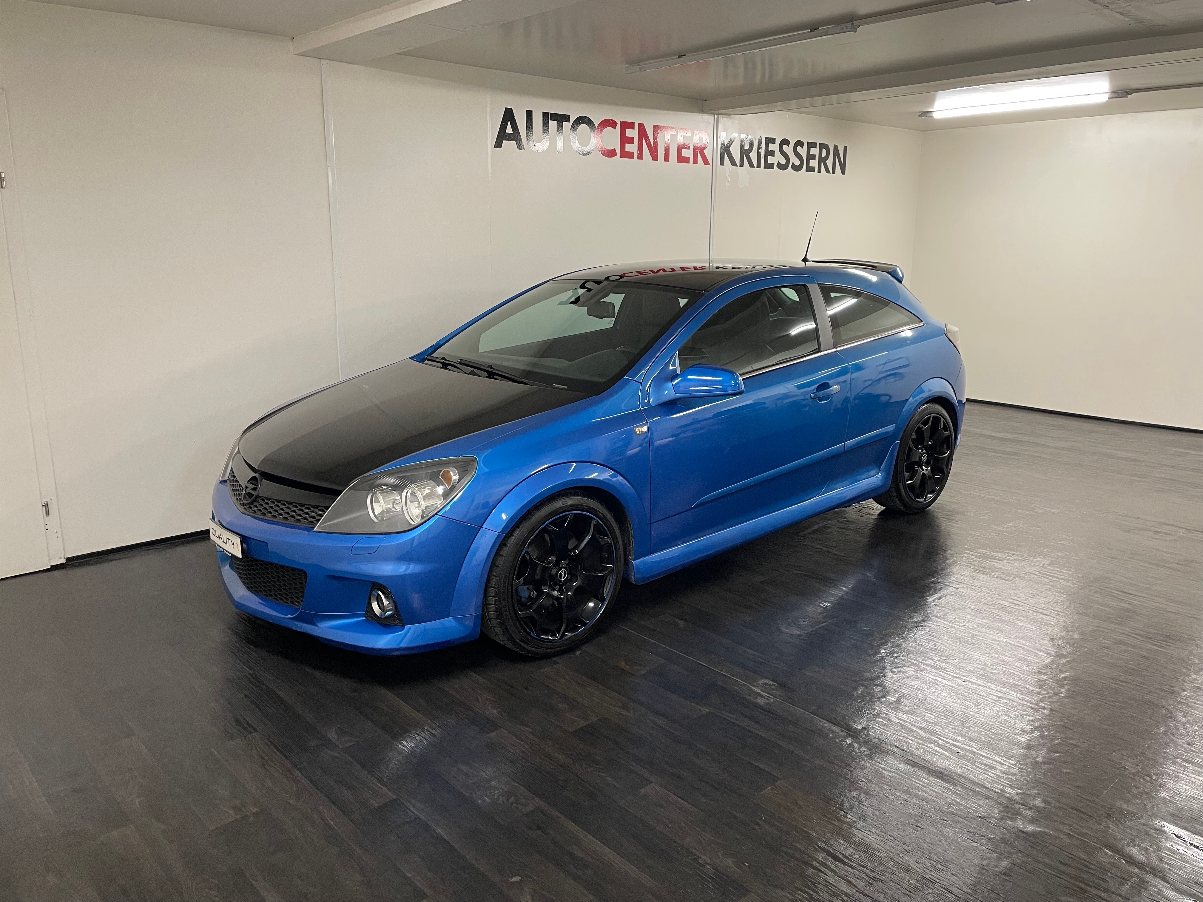 OPEL Astra GTC 2.0i 16V Turbo OPC