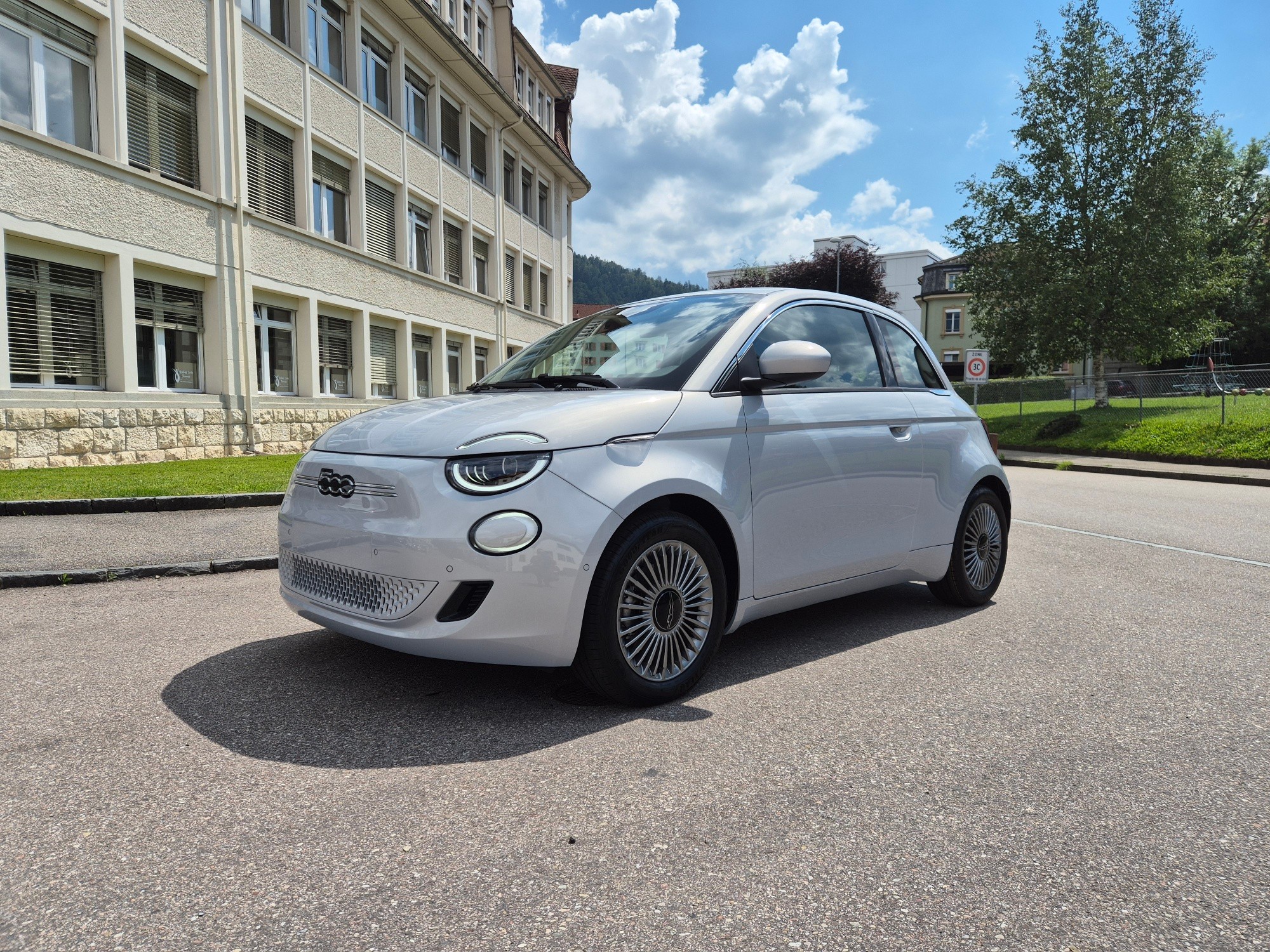 FIAT 500 electric 87 kW Swiss Edition New Celestial Blue