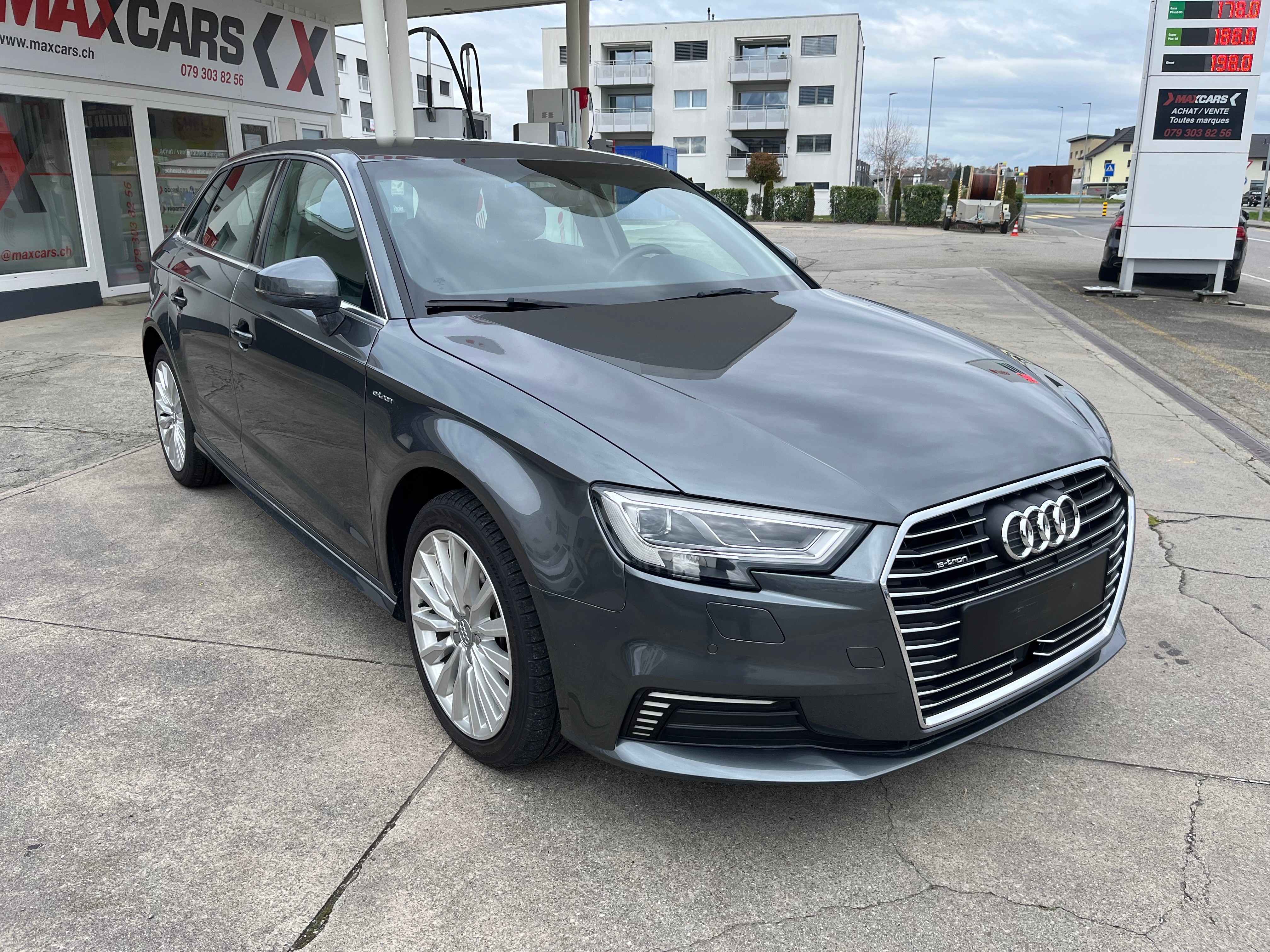 AUDI A3 Sportback 1.4 e-tron Sport 204CV S-Tronic (Automatique). Etat de neuf!