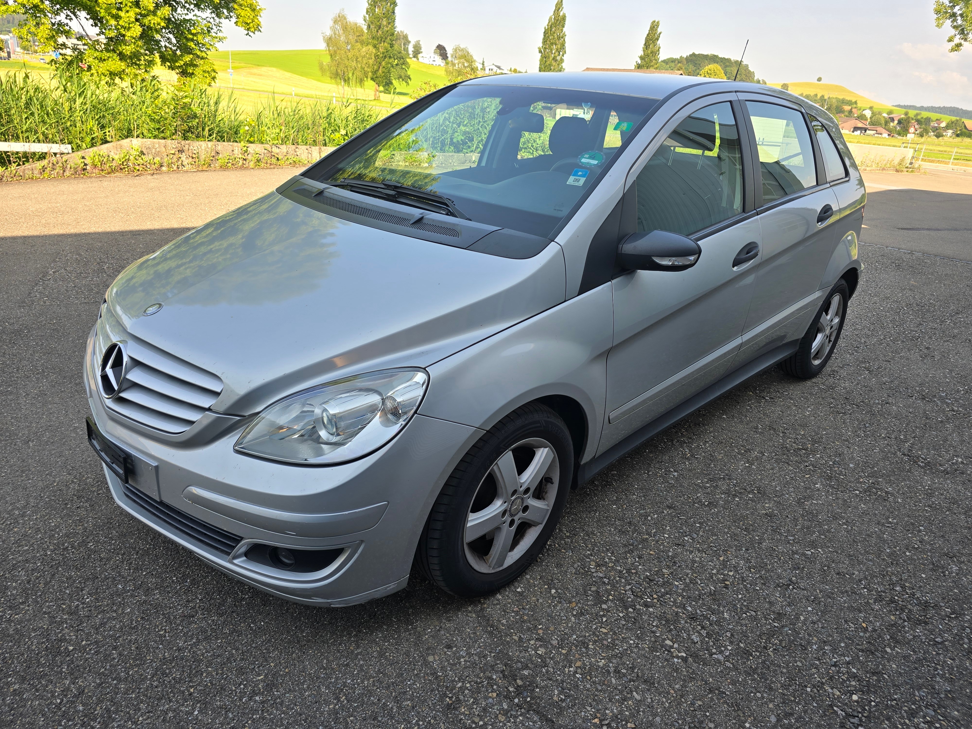 MERCEDES-BENZ B 200* Problem mit Getribe* Auto ist Farbar*Klima*8-fach bereift