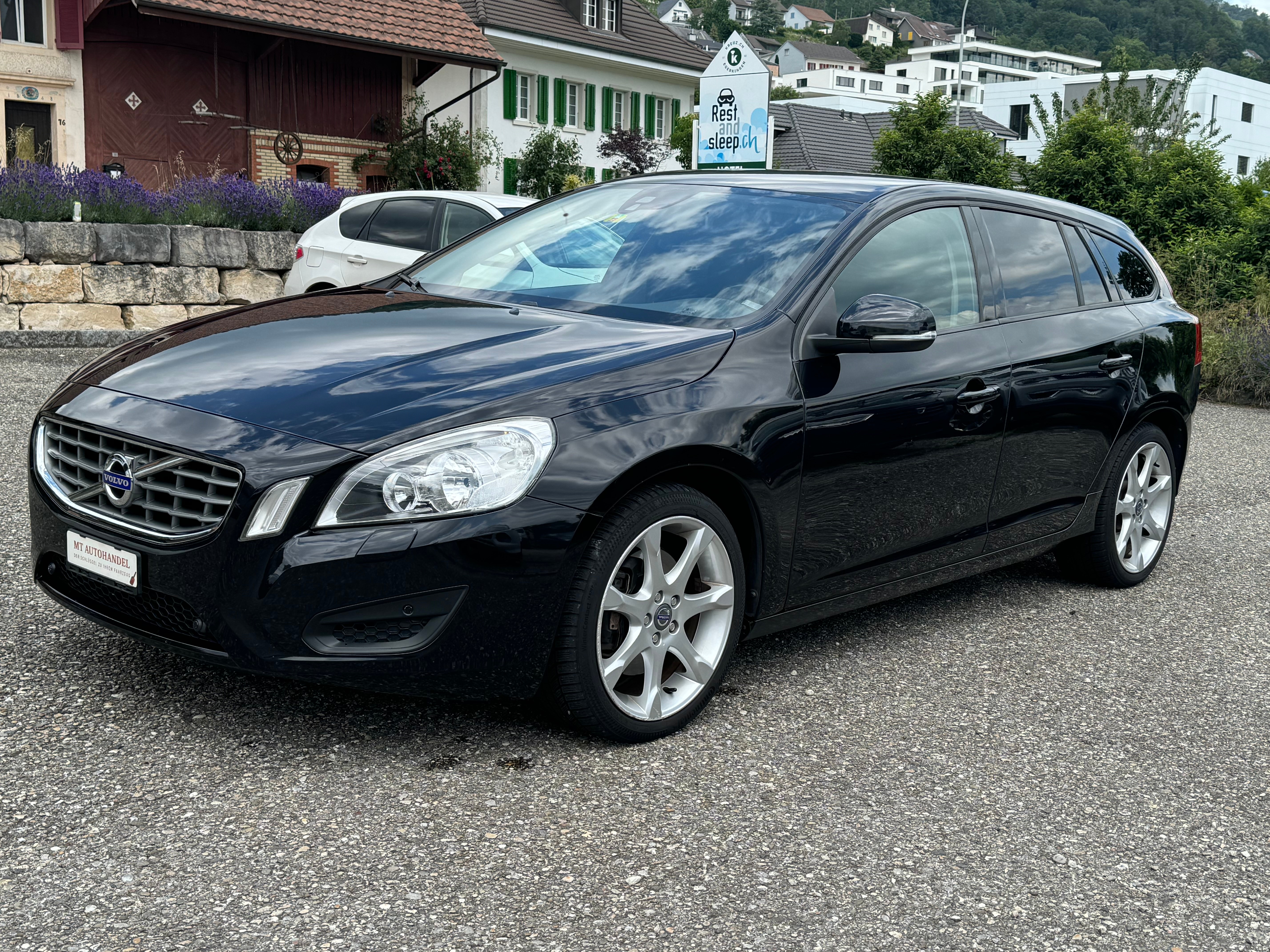 VOLVO V60 D5 AWD Kinetic Geartronic