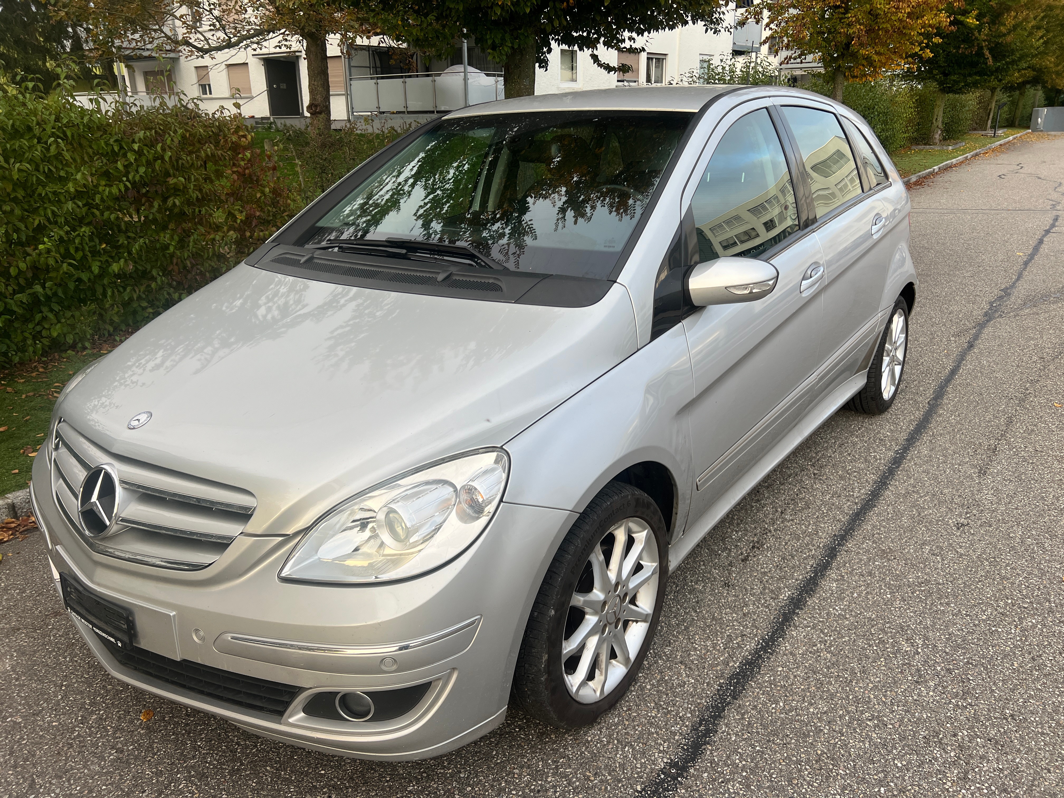 MERCEDES-BENZ B 200