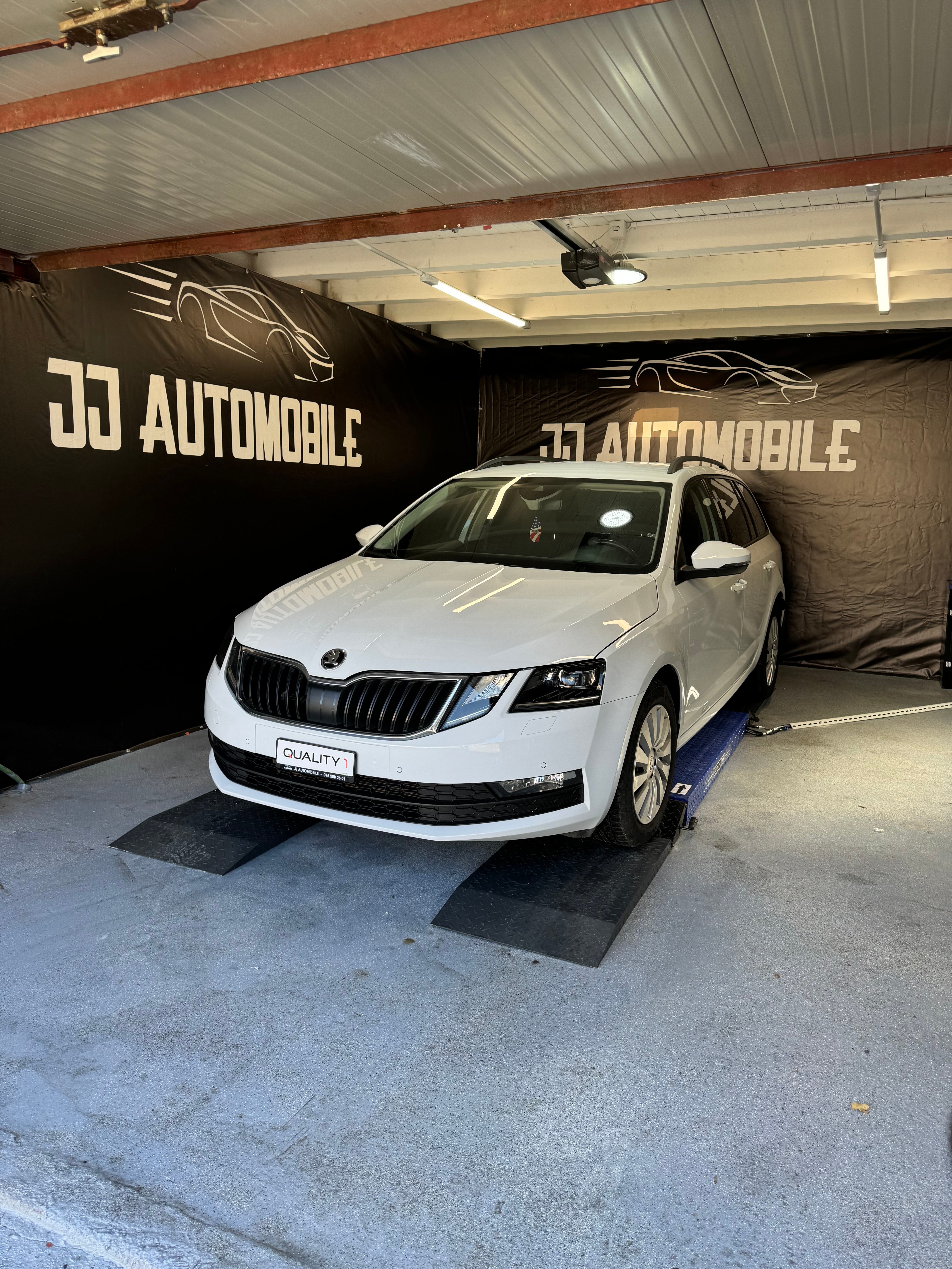 SKODA Octavia Combi 2.0 TDI Ambition 4x4 DSG