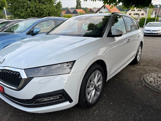 SKODA Octavia Combi 2.0 TSI Style DSG 4x4