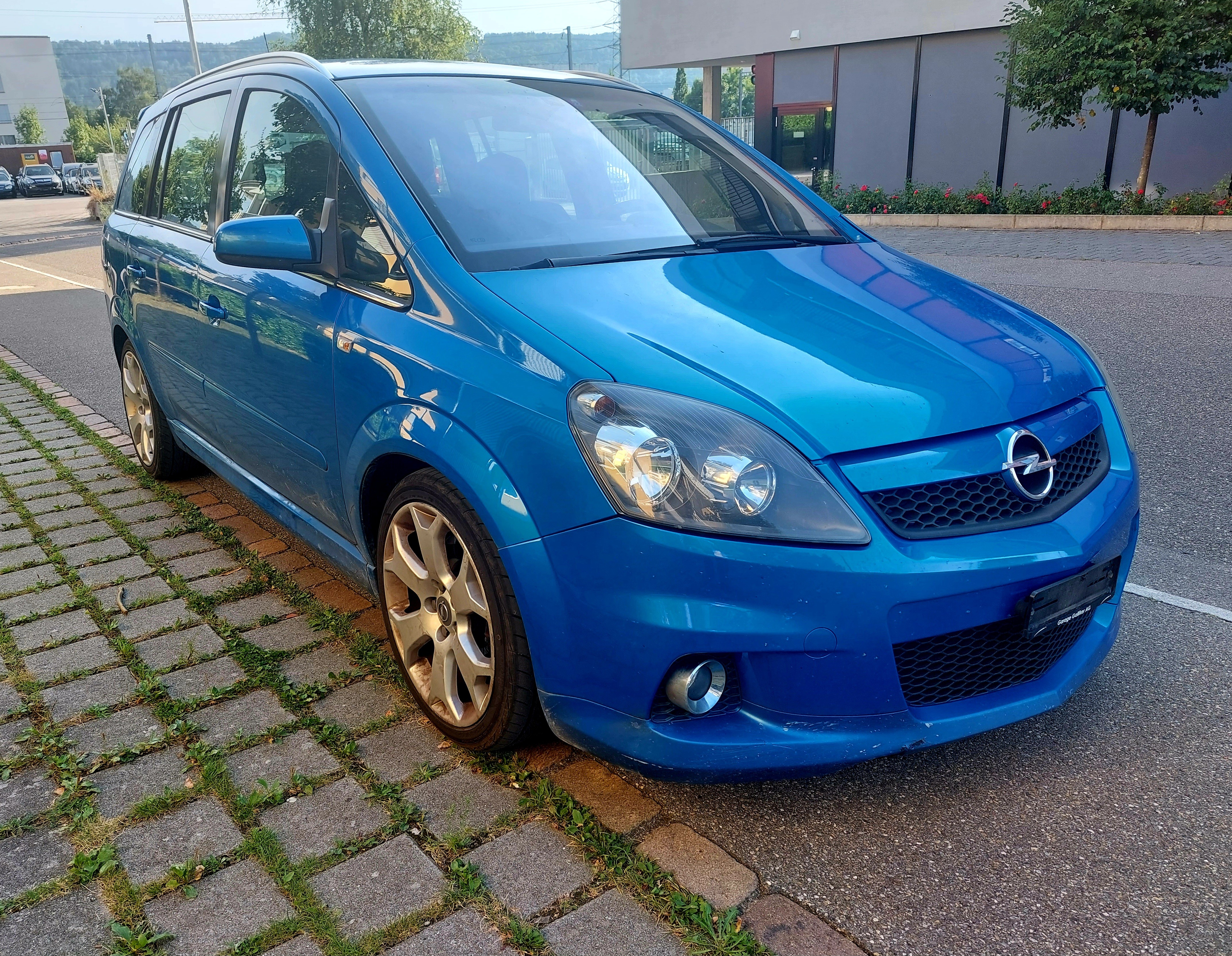 OPEL Zafira 2.0i 16V Turbo OPC