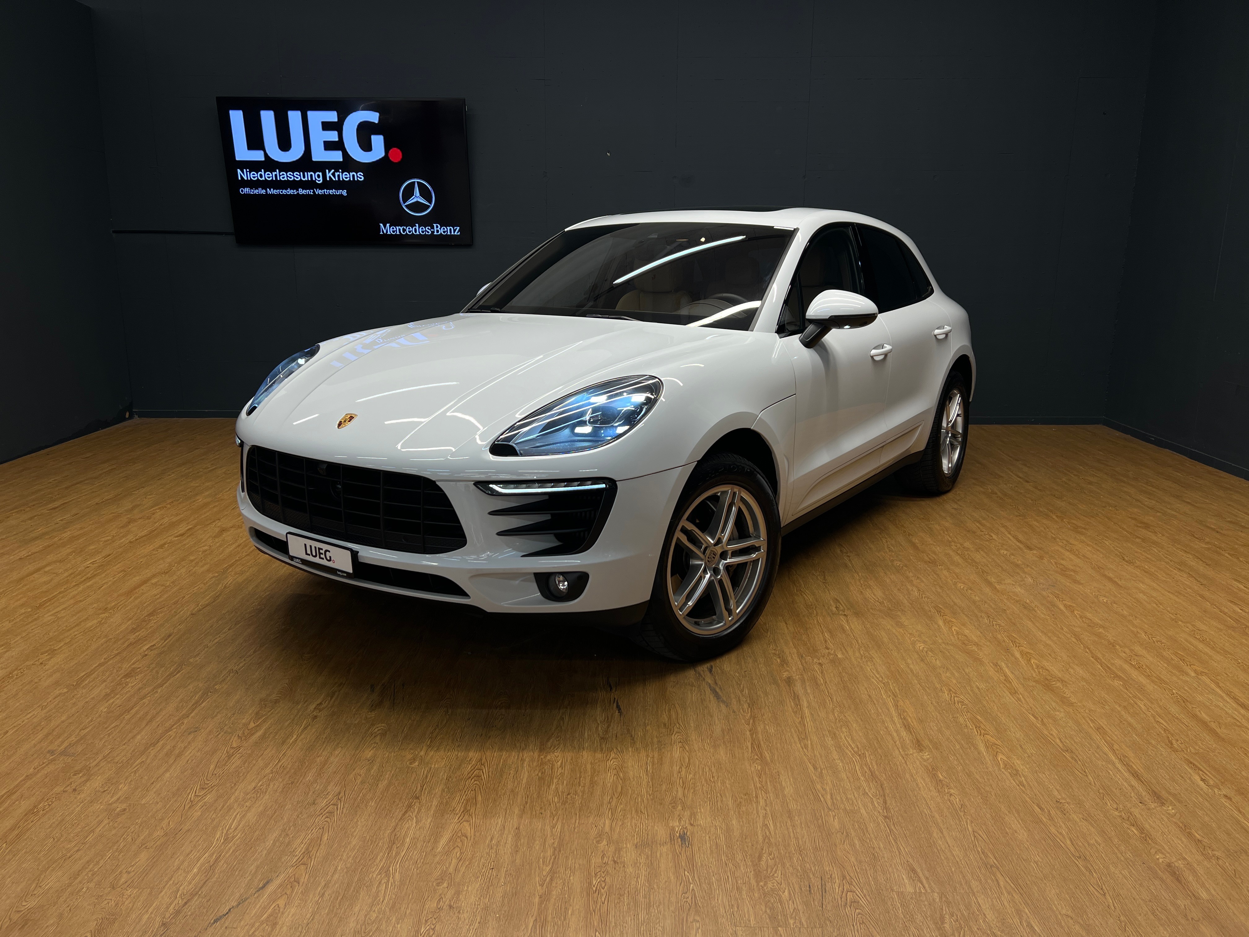 PORSCHE Macan S PDK