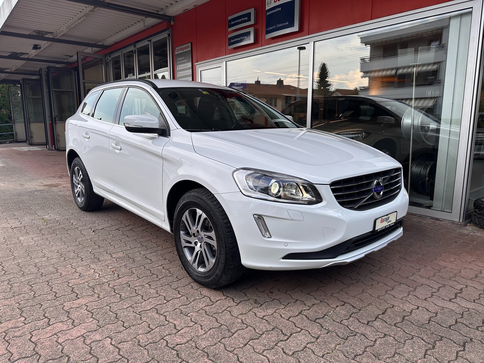 VOLVO XC60 D4 Momentum