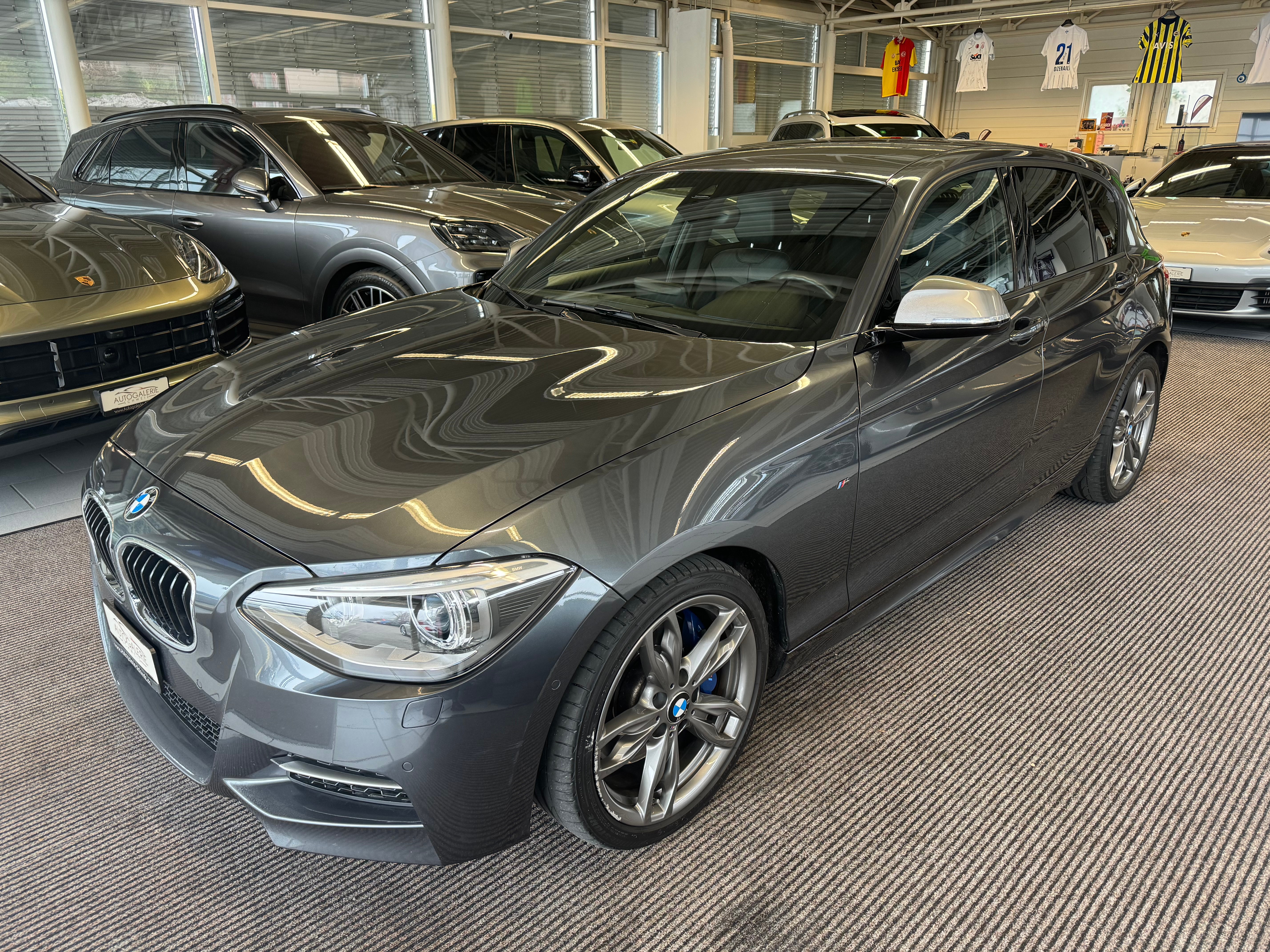 BMW M135i xDrive Steptronic |	CH |	Xenon |	Navi Professional | Tempomat |	Kamera |