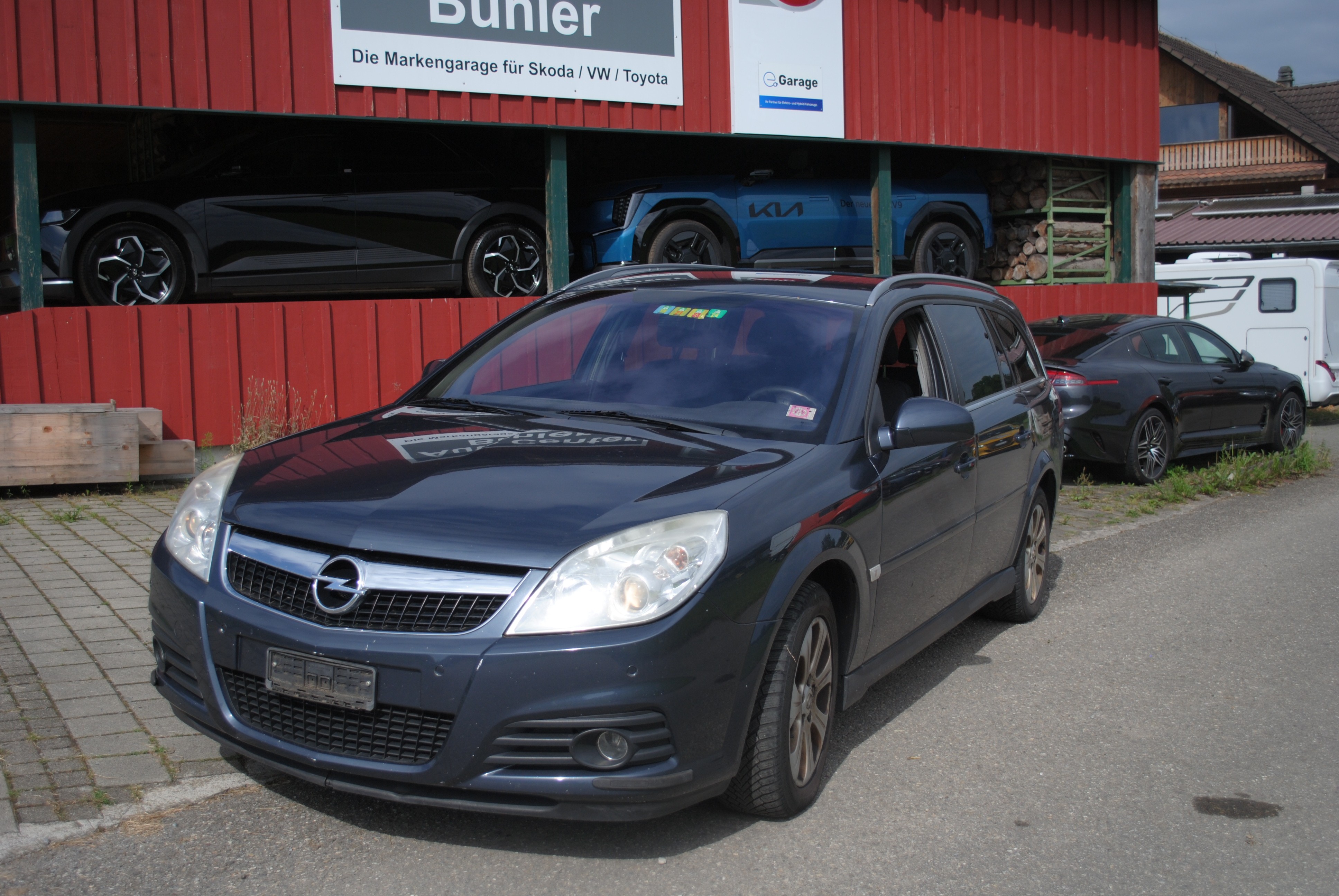 OPEL Vectra Caravan 2.2 Diamond Automatic