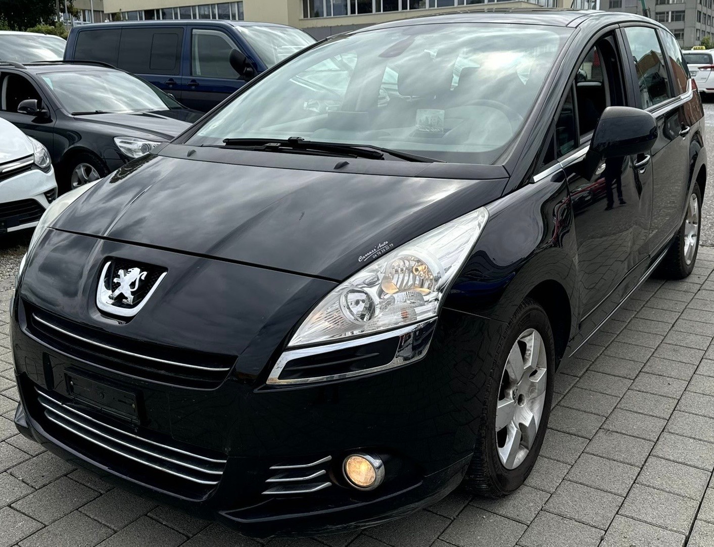 PEUGEOT 5008 2.0 HDI Business (HEAD UP, NAVI, 7 PLATZEN, BO5)