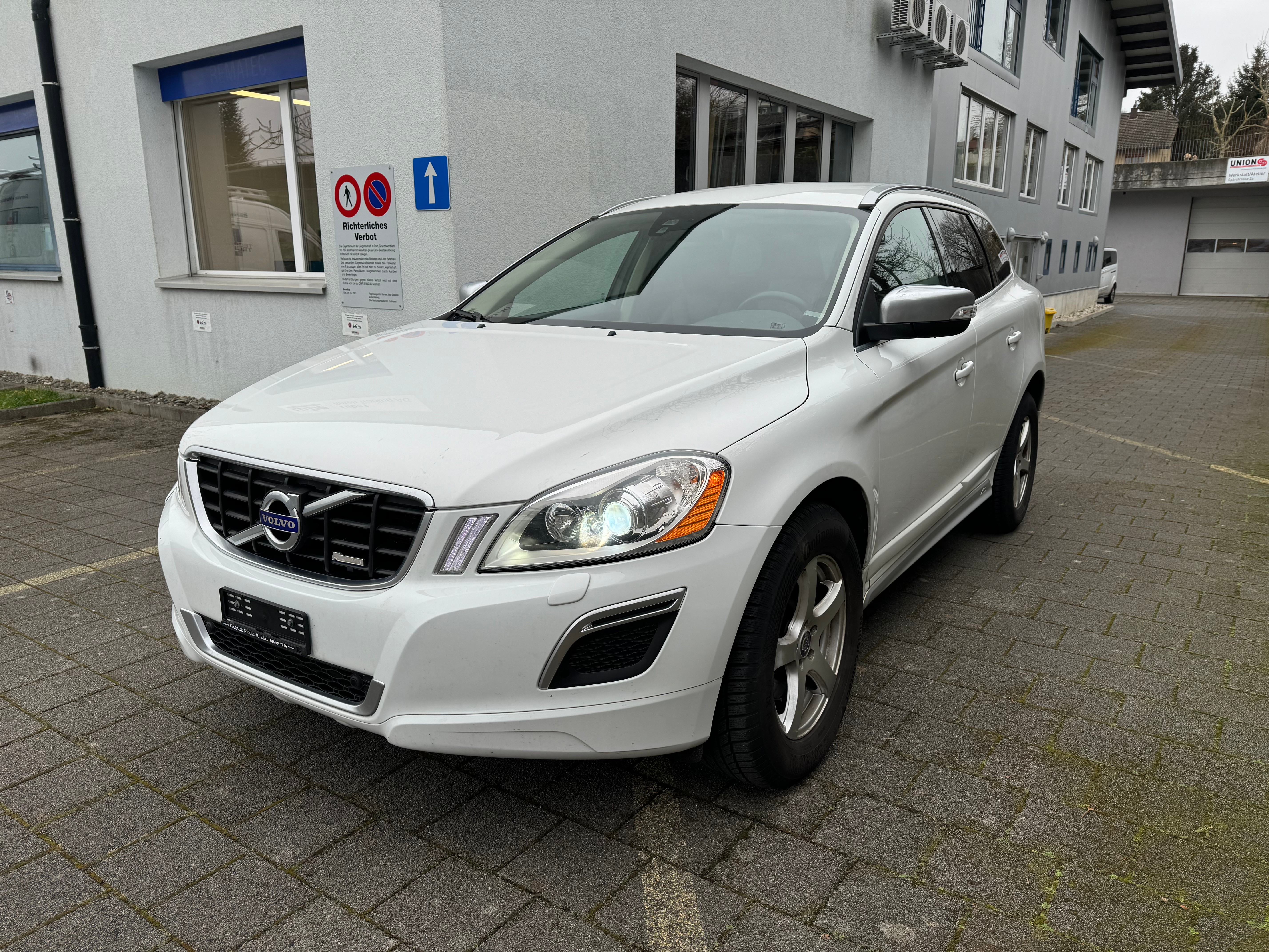 VOLVO XC60 D4 AWD R-Design Geartronic