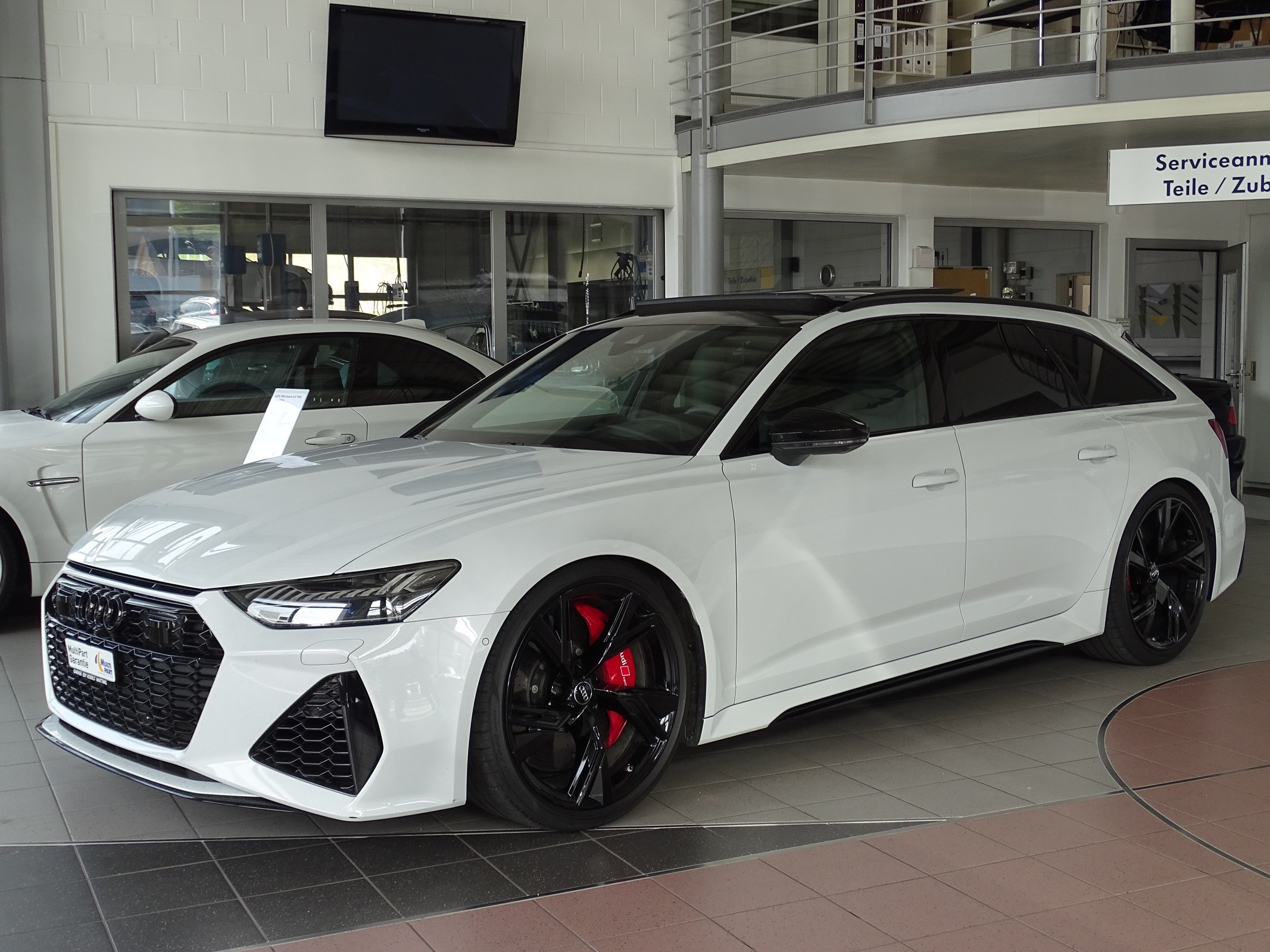 AUDI RS6 Avant 4.0 TFSI V8 quattro *Keramik-Bremsanlage *Panorama*Audi Garantie bis 1.2025*