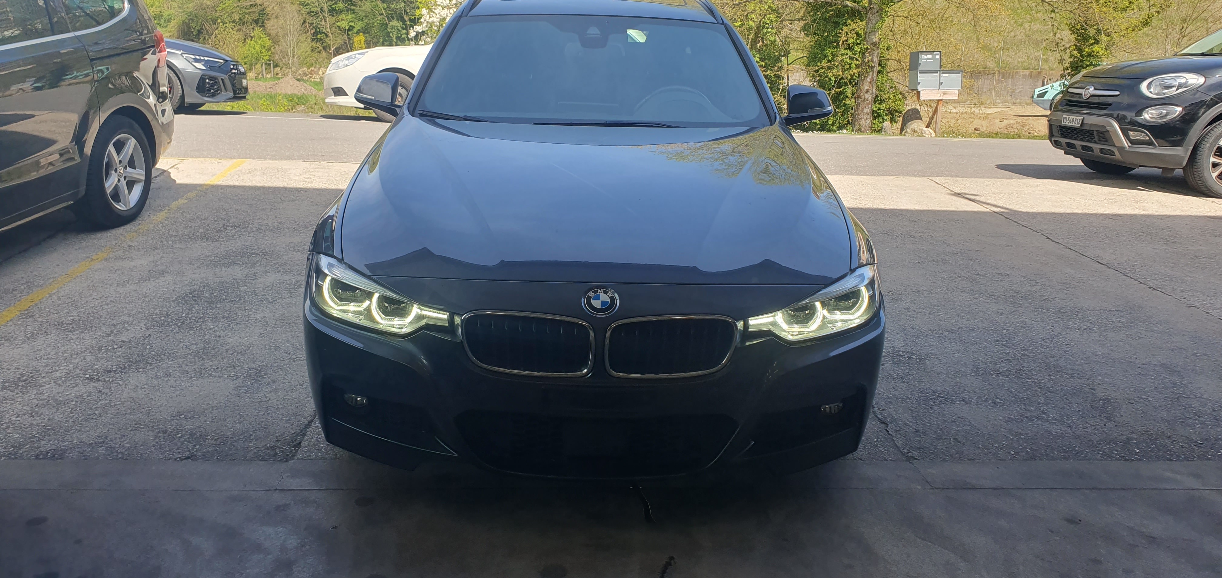 BMW 320i xDrive Touring Pack M