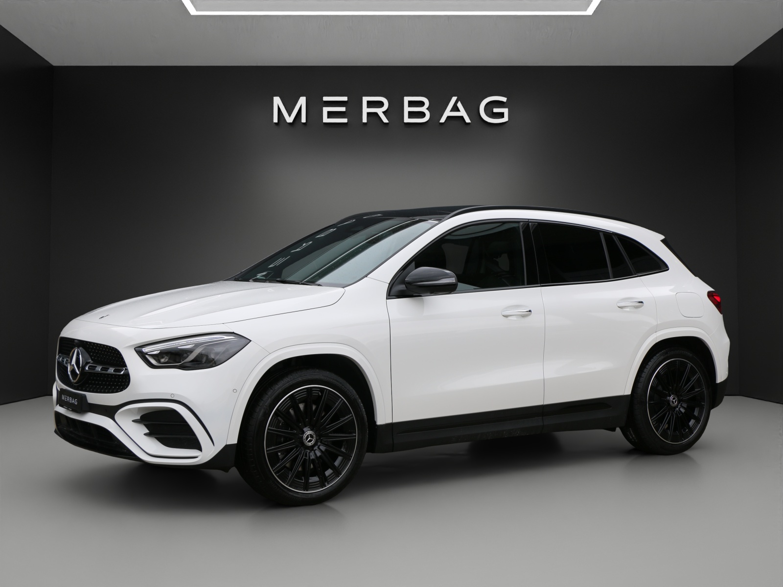 MERCEDES-BENZ GLA 200 7G-DCT