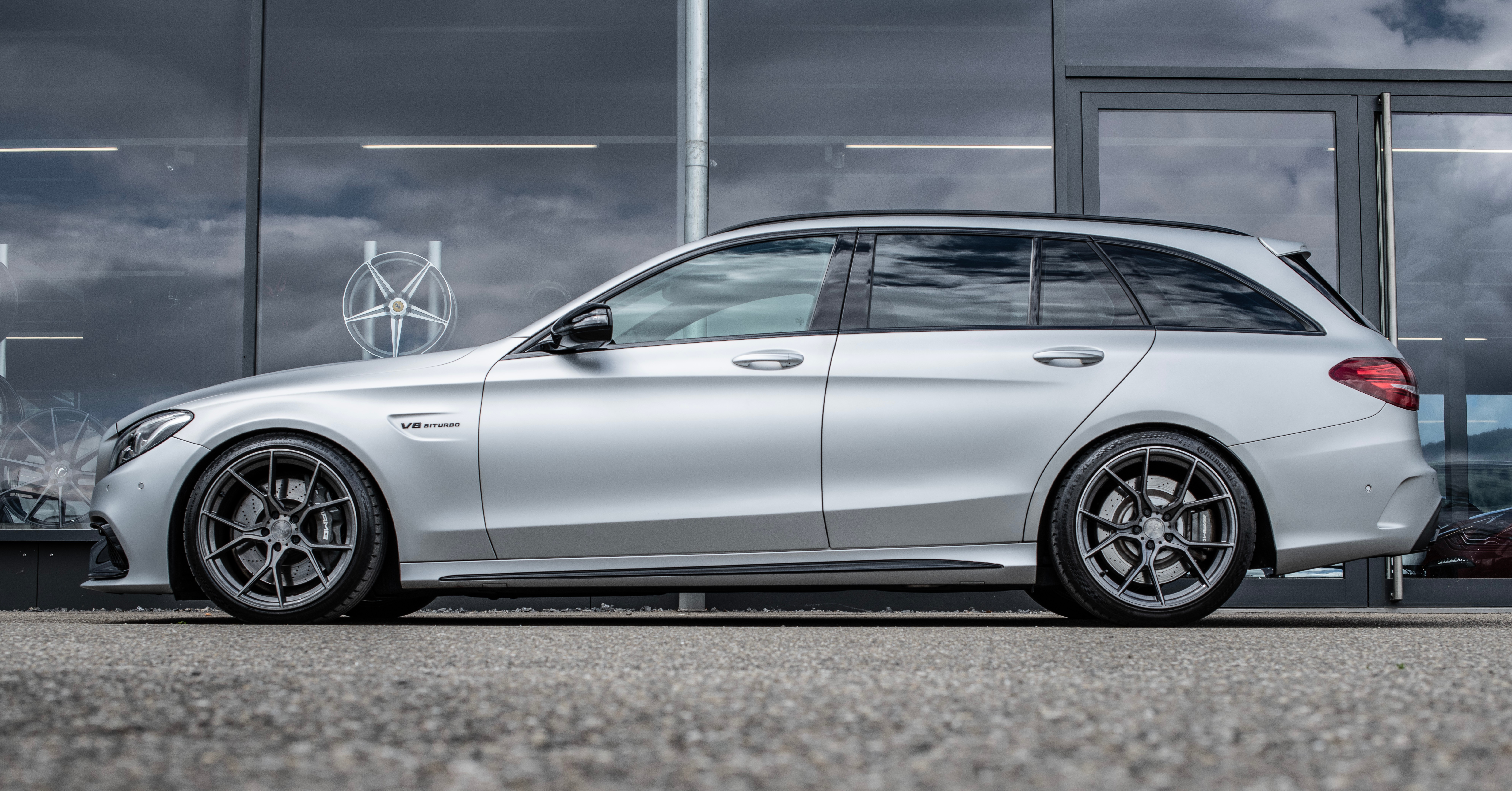 MERCEDES-BENZ C 63 AMG Shiny Black Shadow Aversus Wheels, Mat Grey