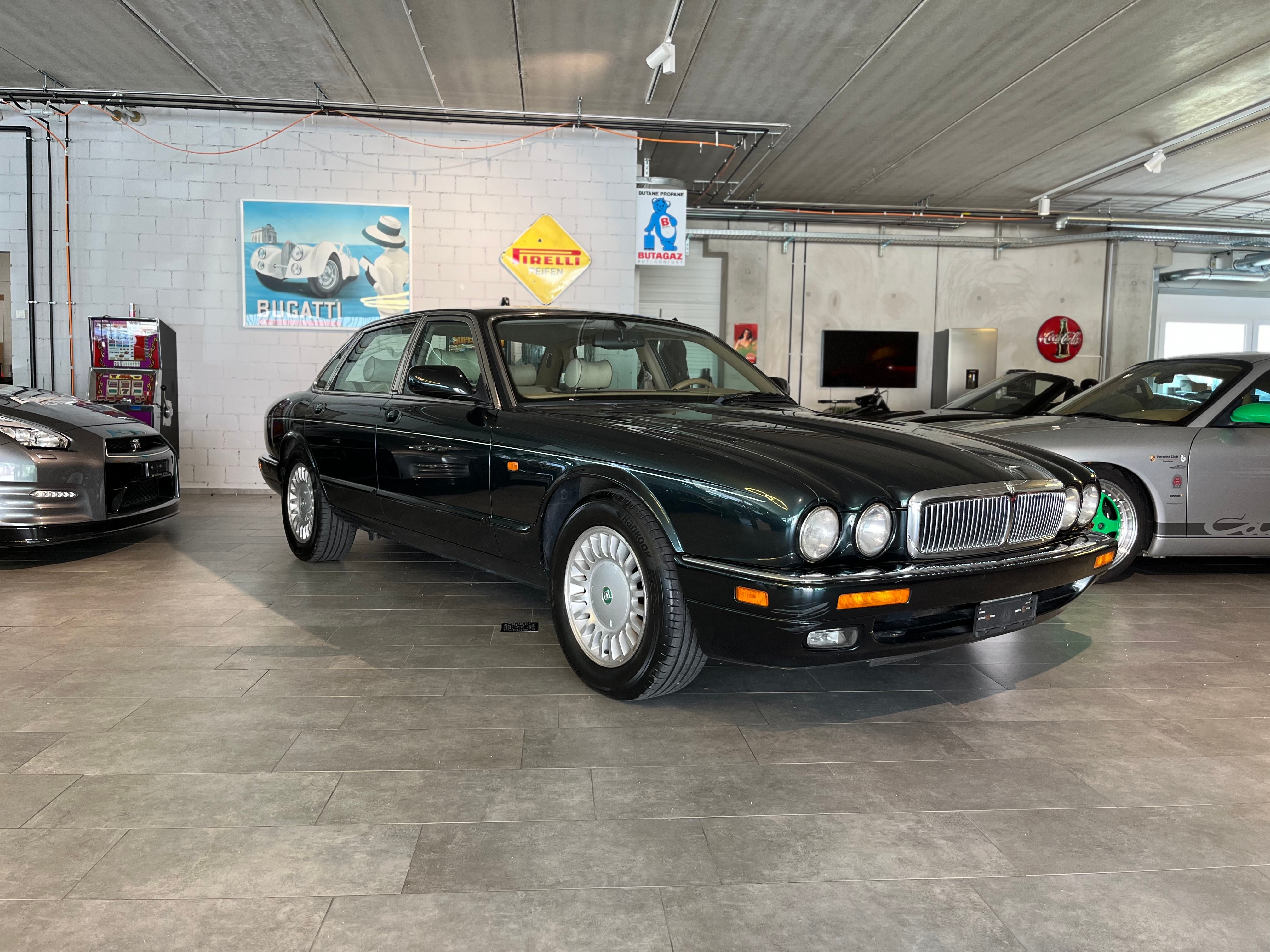 JAGUAR XJ 4.0 Sovereign