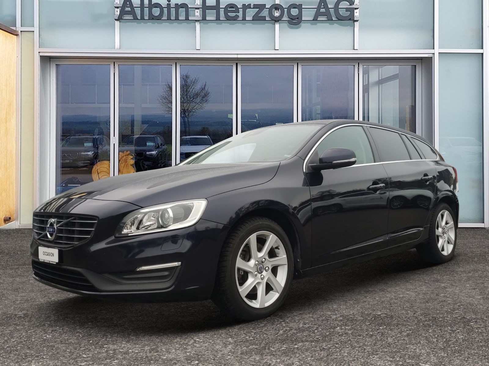 VOLVO V60 2.4 D4 Momentum AWD