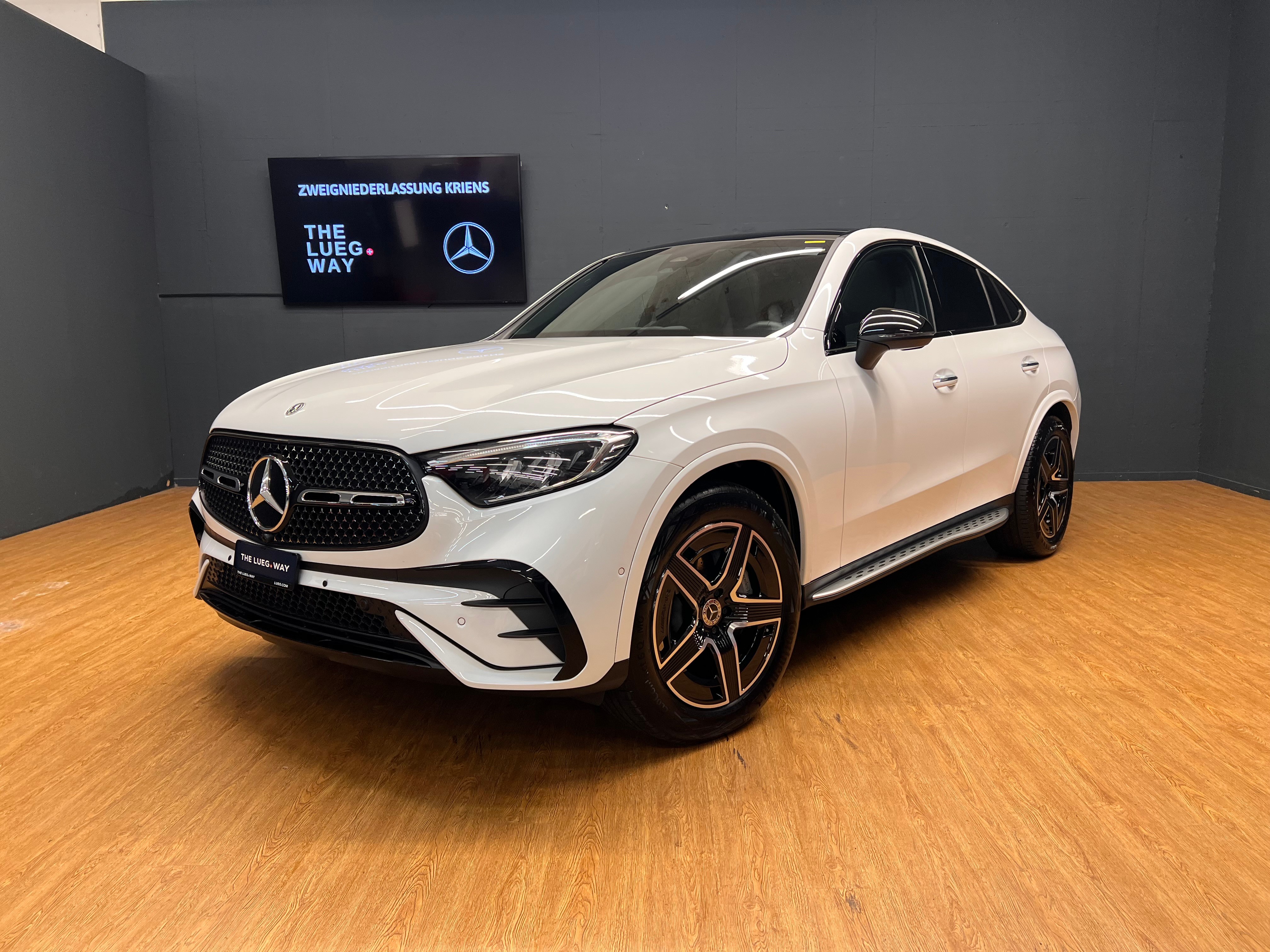 MERCEDES-BENZ GLC 300 4M - AMG - Coupé / Standheizung / Rückfahrkamera / Lenkradheizung / Night-Paket