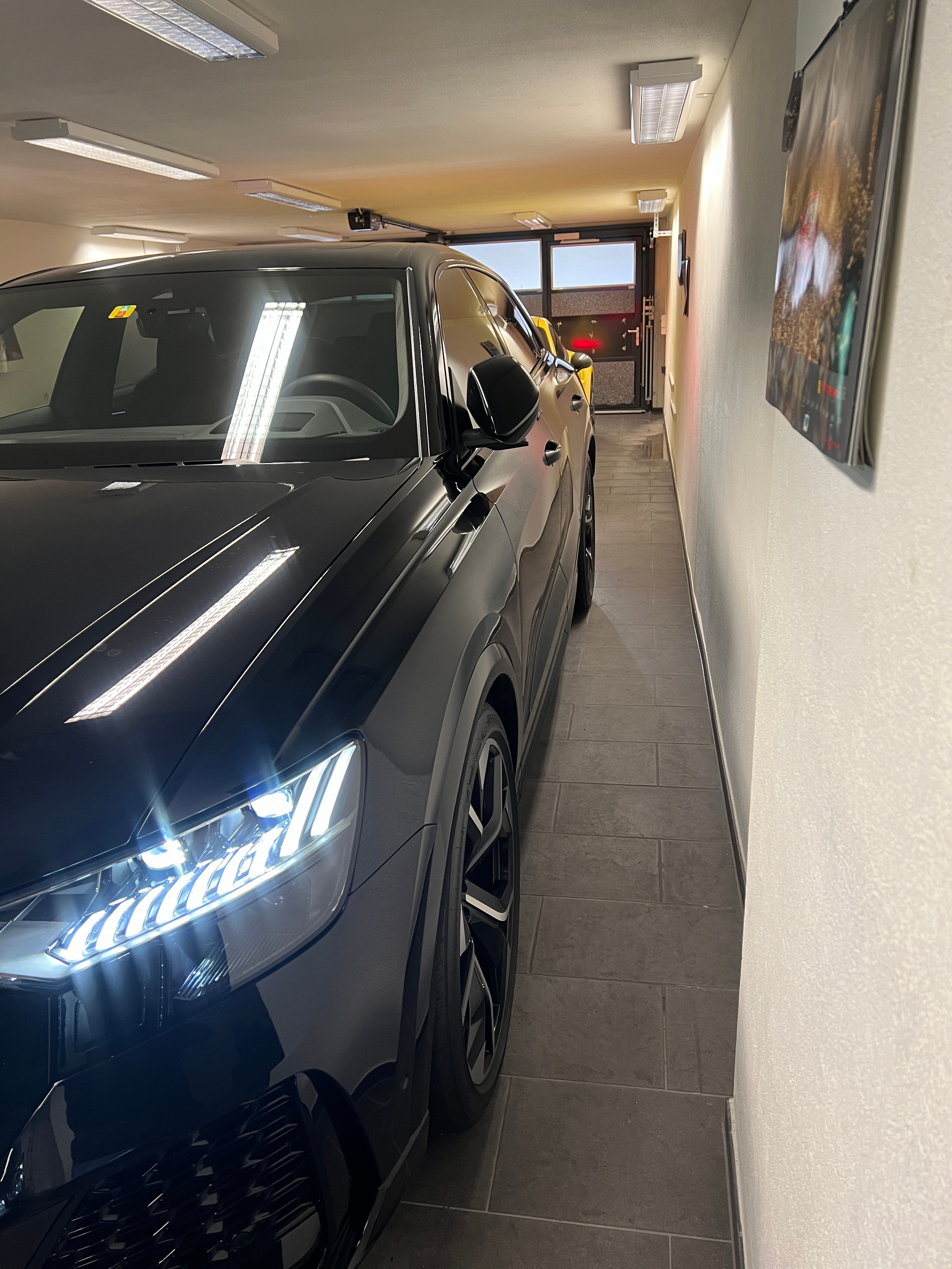 AUDI RSQ8 quattro tiptronic